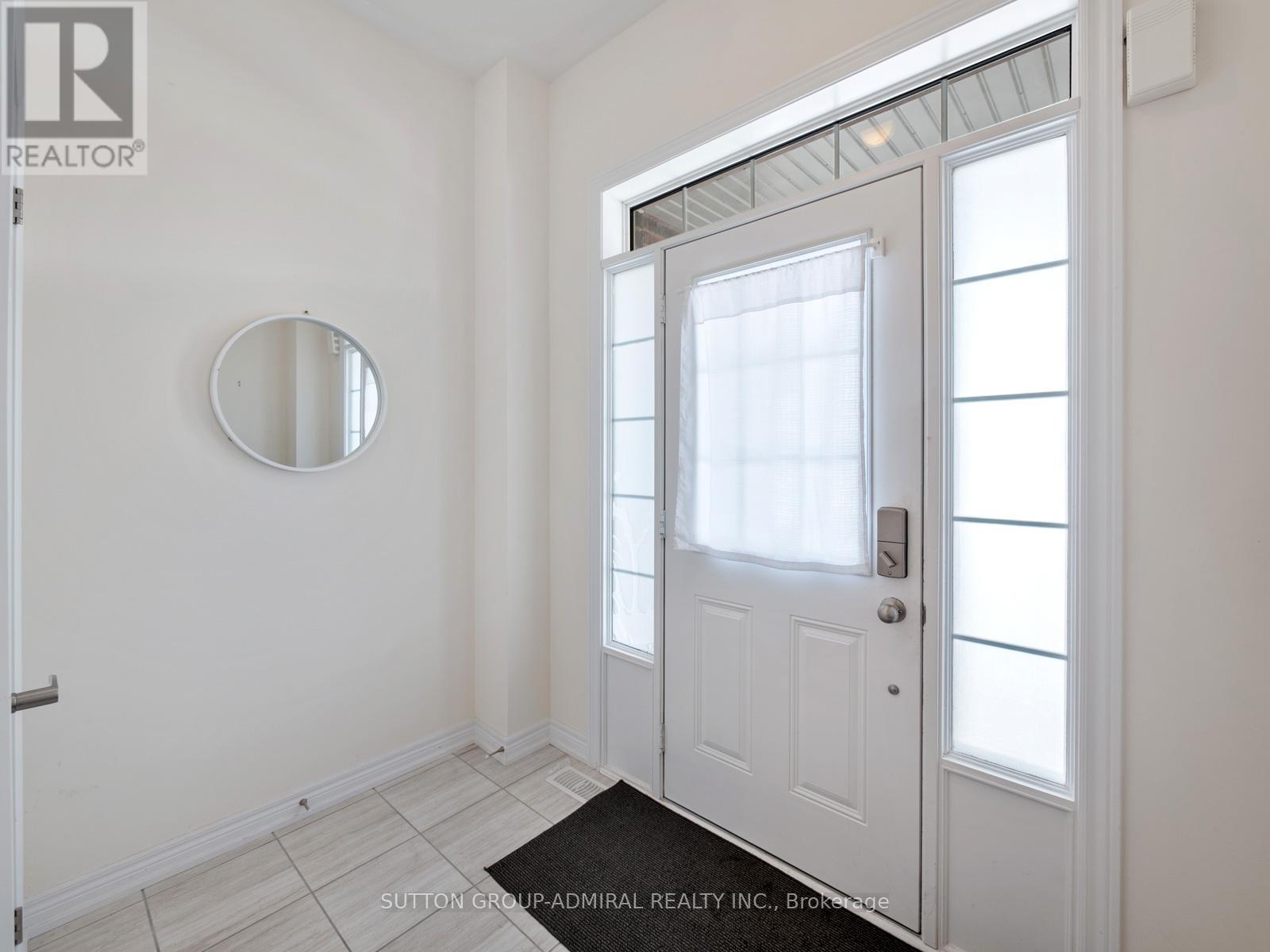 1152 Sepia Square, Pickering, Ontario  L1X 0H1 - Photo 2 - E13123320