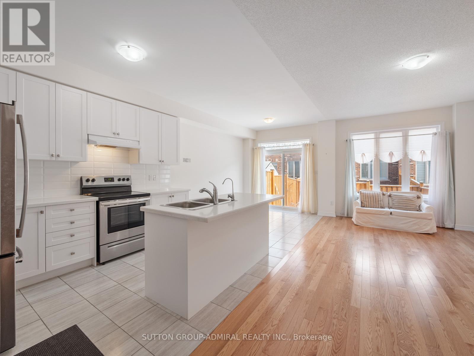 1152 Sepia Square, Pickering, Ontario  L1X 0H1 - Photo 4 - E13123320
