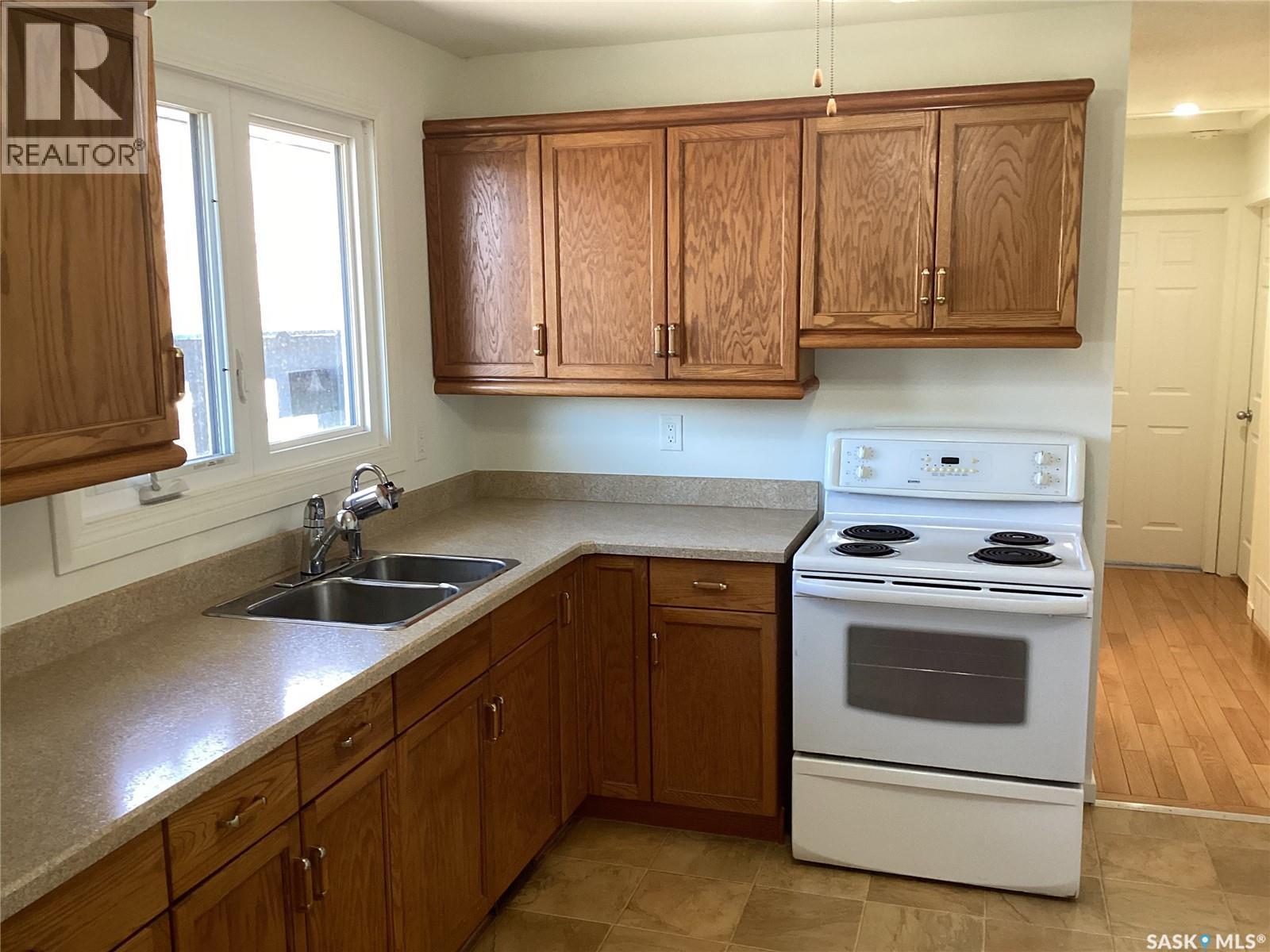 1526 Brown Street, Regina, Saskatchewan  S4N 4R7 - Photo 9 - SK035806