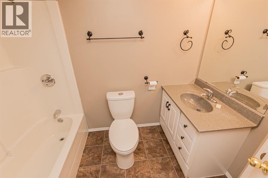 10509 Kateri Drive, Grande Prairie, Alberta  T8W 2N1 - Photo 16 - A2303002