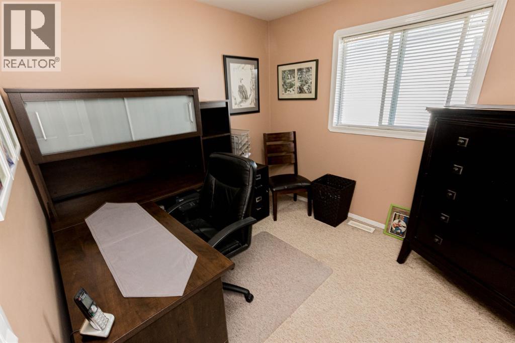 10509 Kateri Drive, Grande Prairie, Alberta  T8W 2N1 - Photo 11 - A2303002