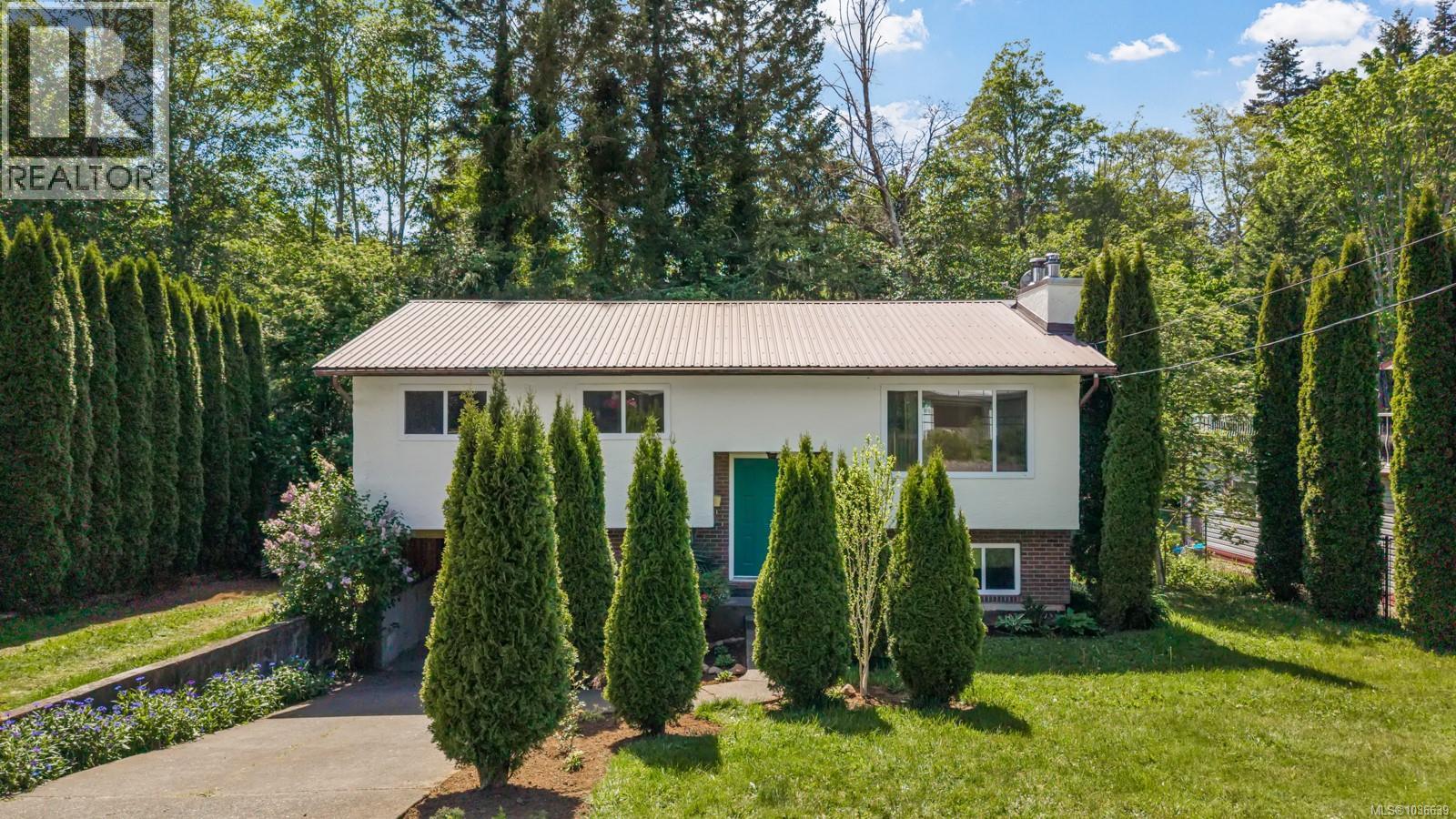 1495 Hobson Ave, Courtenay, British Columbia