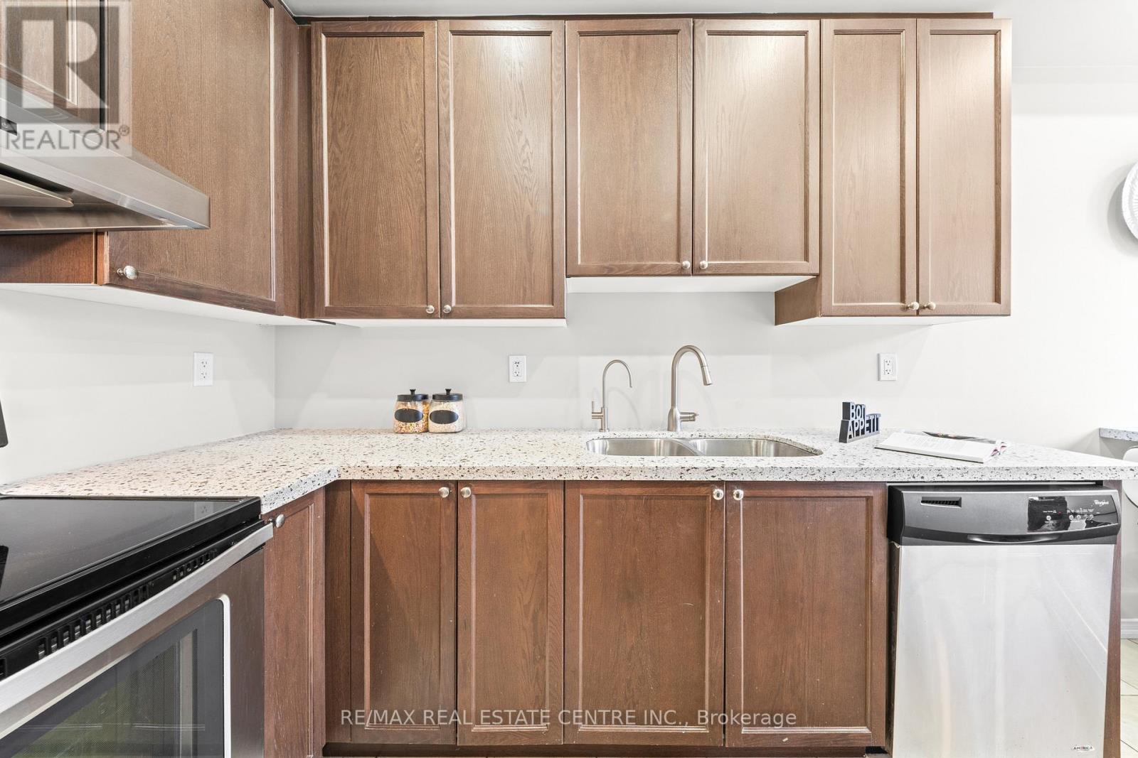 62 Sussexvale Drive, Brampton, Ontario  L6R 0W2 - Photo 24 - W13123222