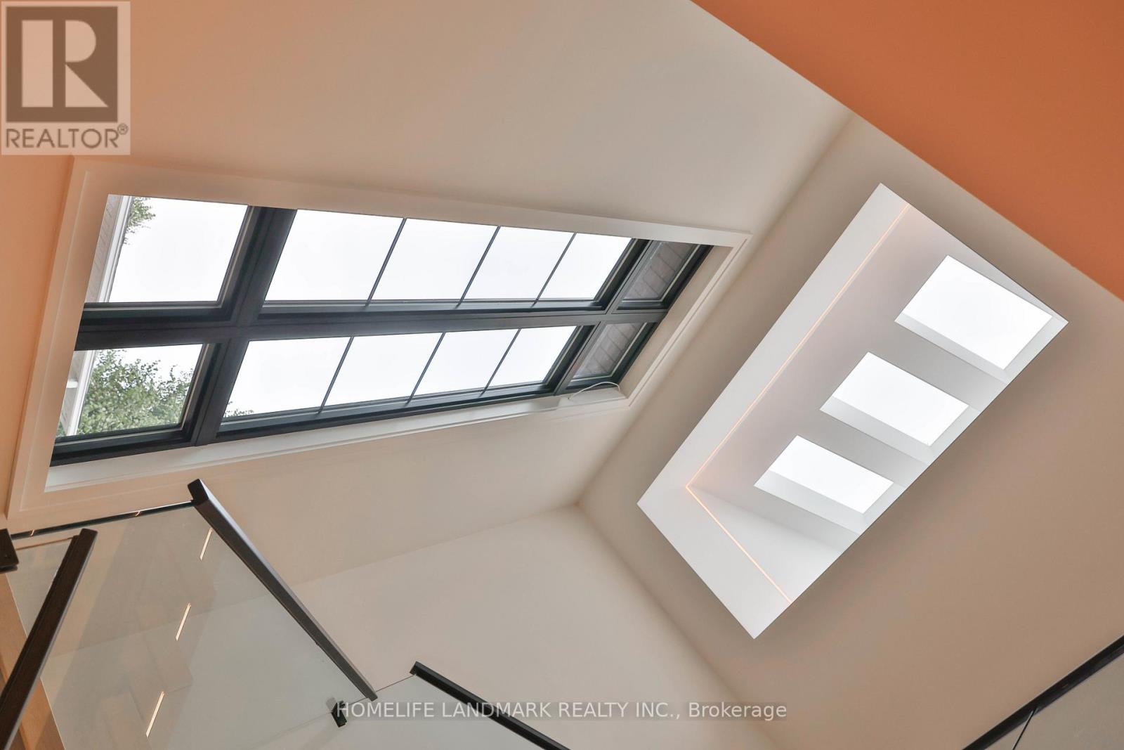 12 Bernice Avenue, Toronto, Ontario  M8Y 1Z6 - Photo 18 - W13123274