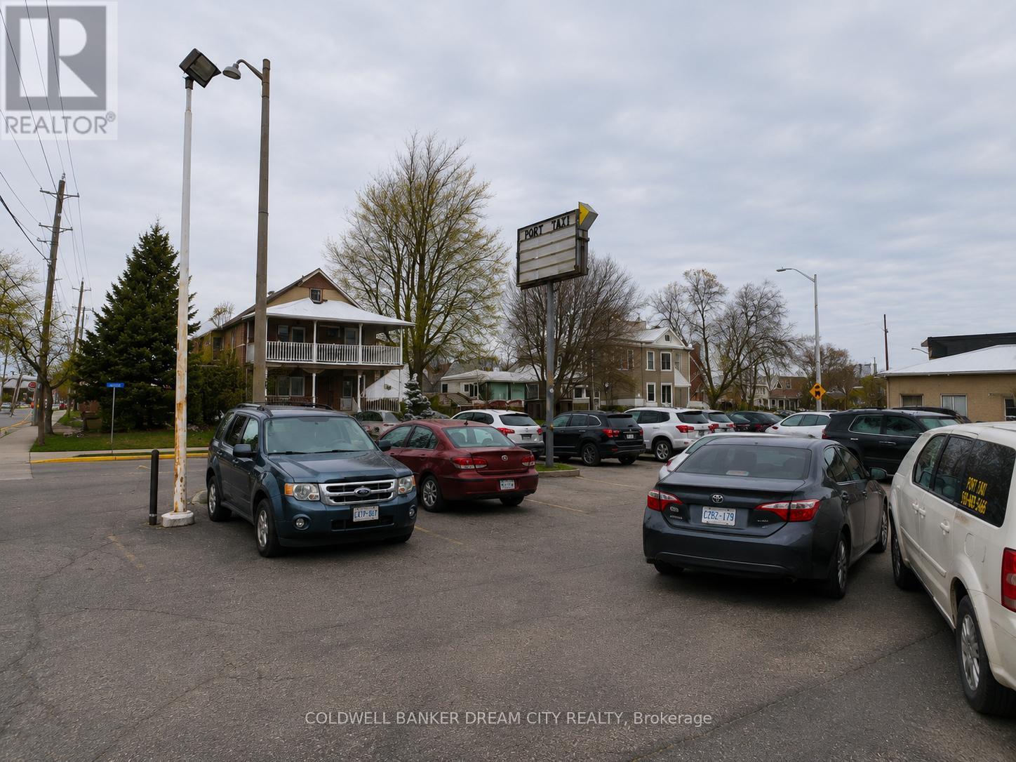 165 King Street W, Port Colborne, Ontario  L3K 4G5 - Photo 2 - X12739612