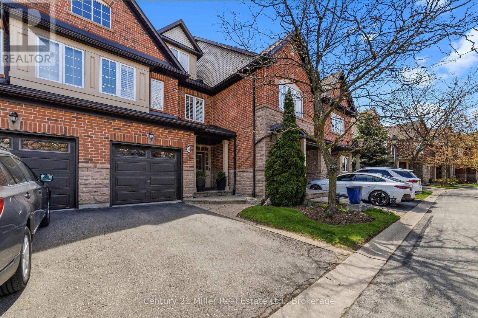 16 - 300 RAVINEVIEW WAY, Oakville, Ontario