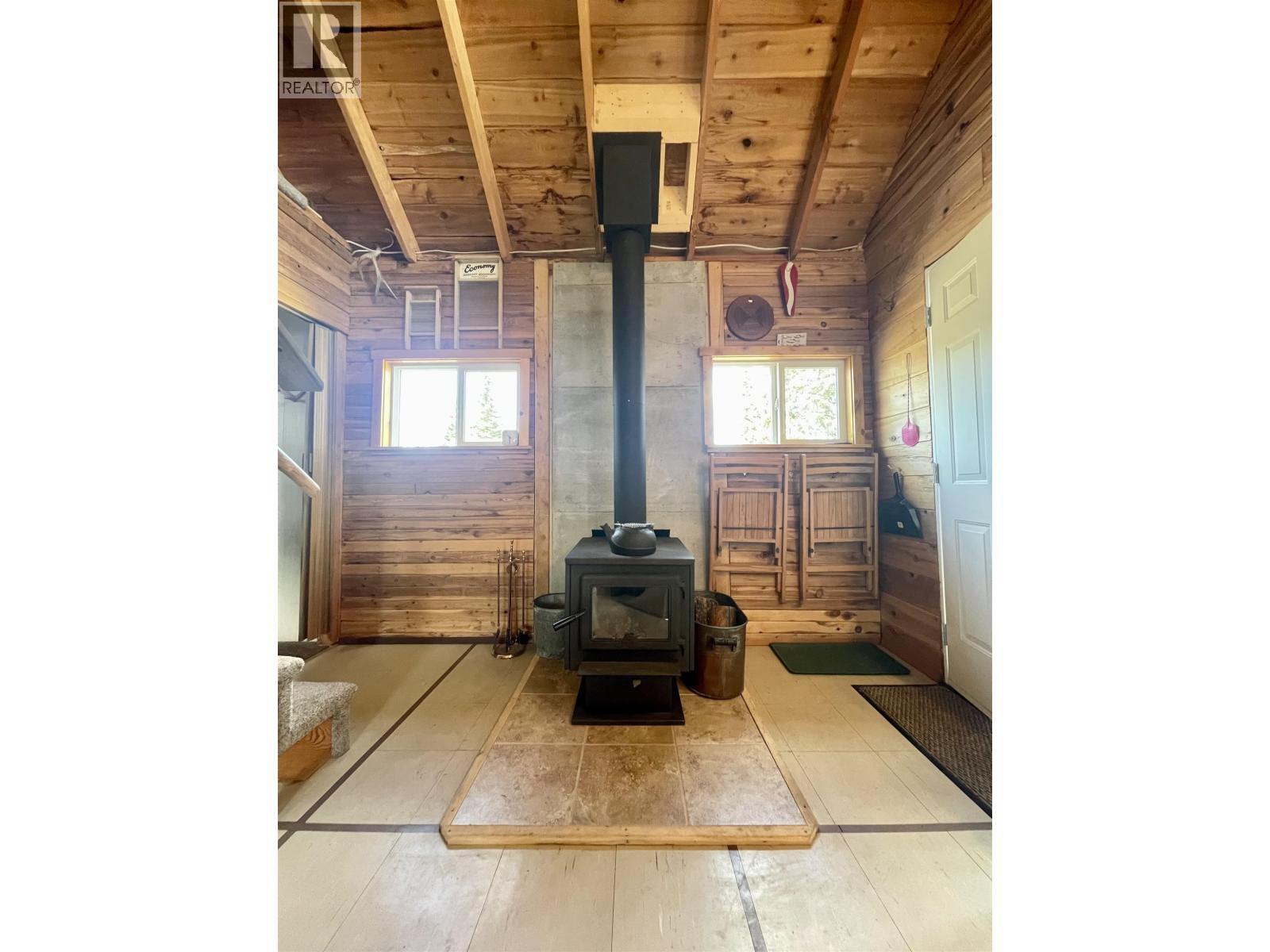 2602 Spout Lake Road, Lac La Hache, British Columbia  V0K 1T1 - Photo 8 - R3123250