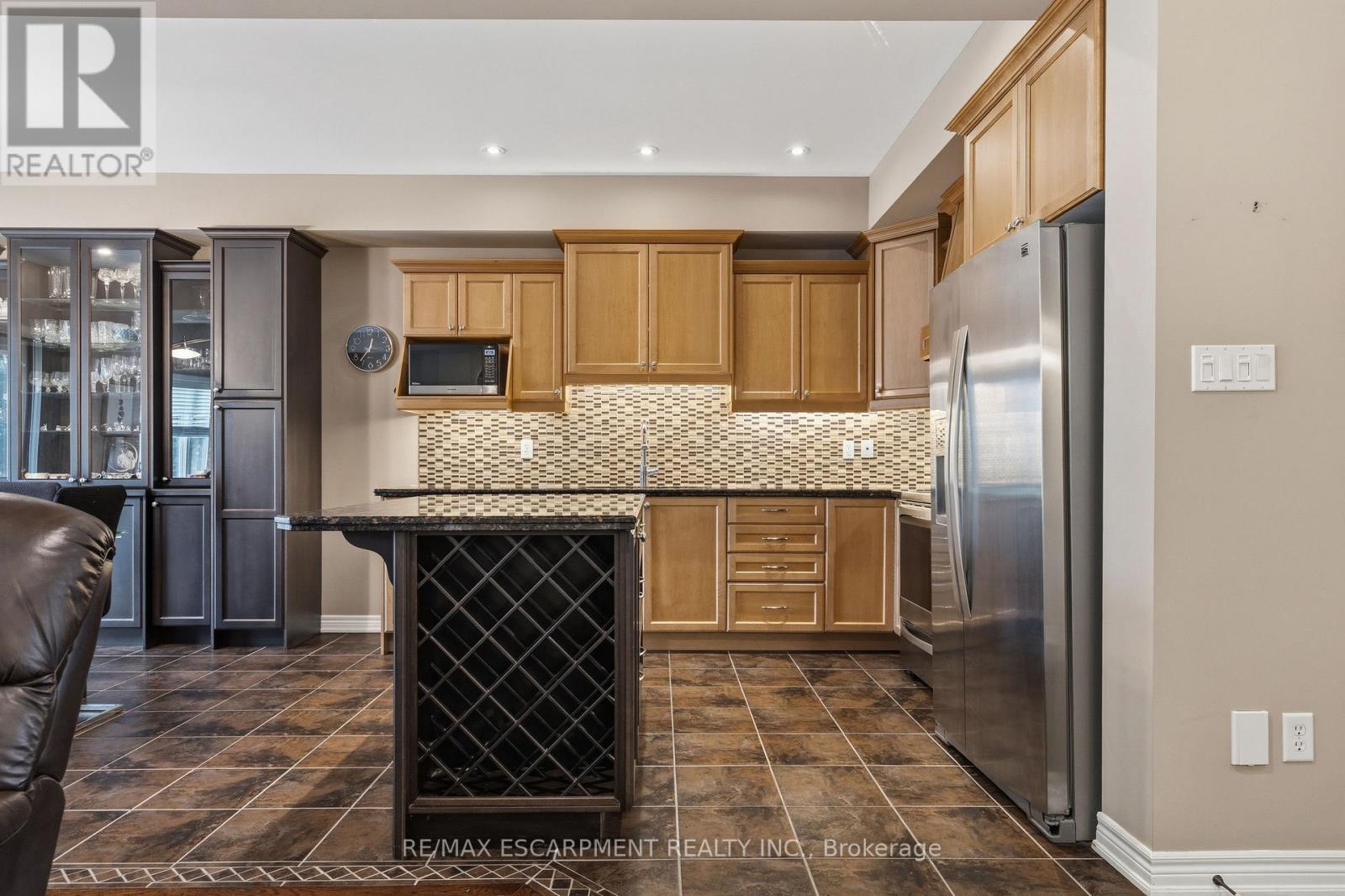 96 Newcombe Road, Hamilton, Ontario  L9H 0A6 - Photo 10 - X13123248
