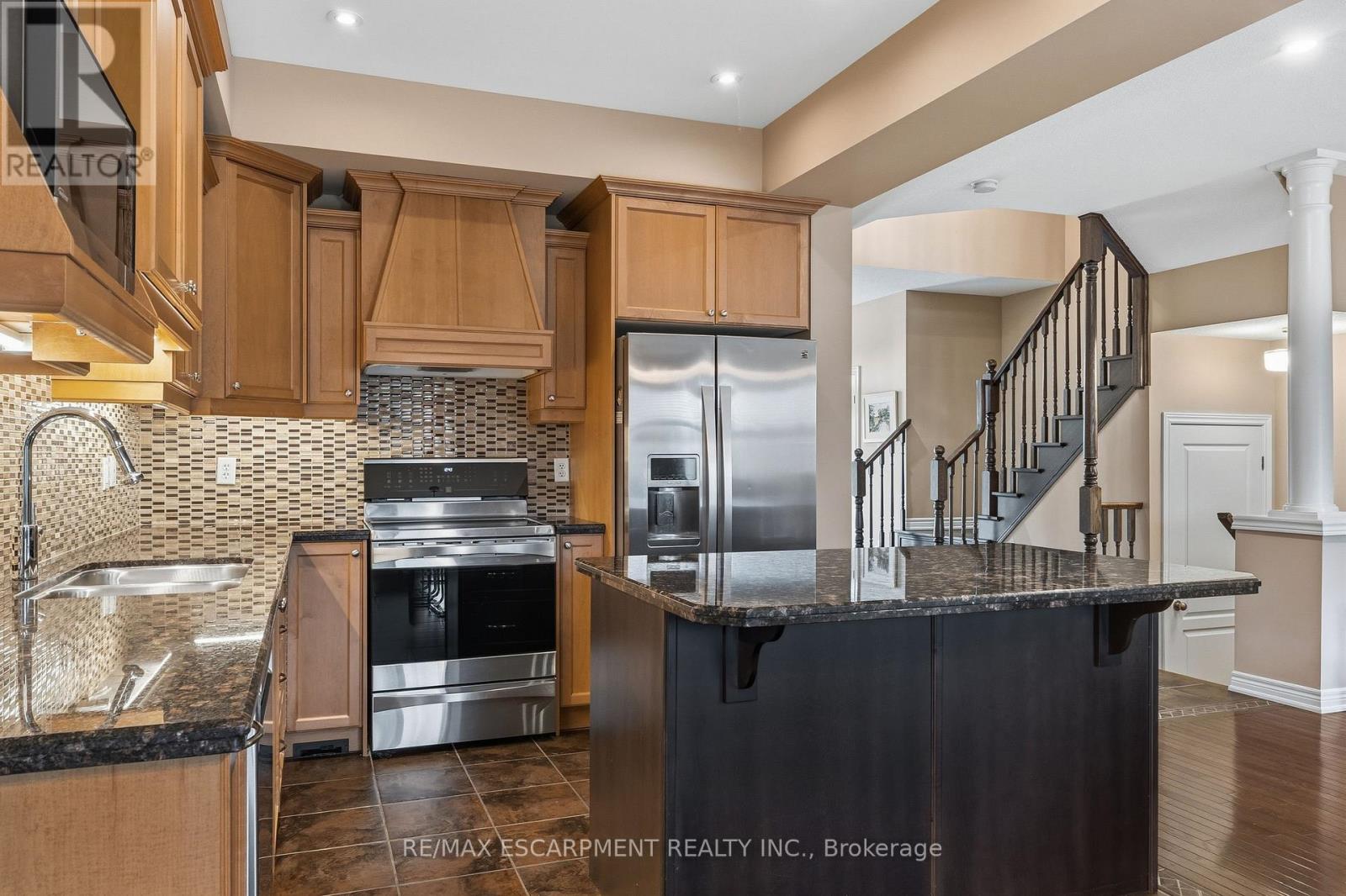 96 Newcombe Road, Hamilton, Ontario  L9H 0A6 - Photo 12 - X13123248