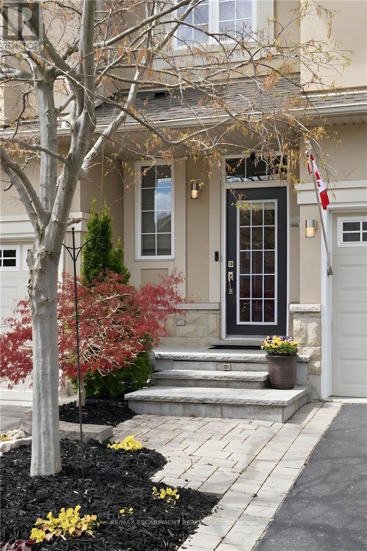 96 Newcombe Road, Hamilton, Ontario  L9H 0A6 - Photo 3 - X13123248
