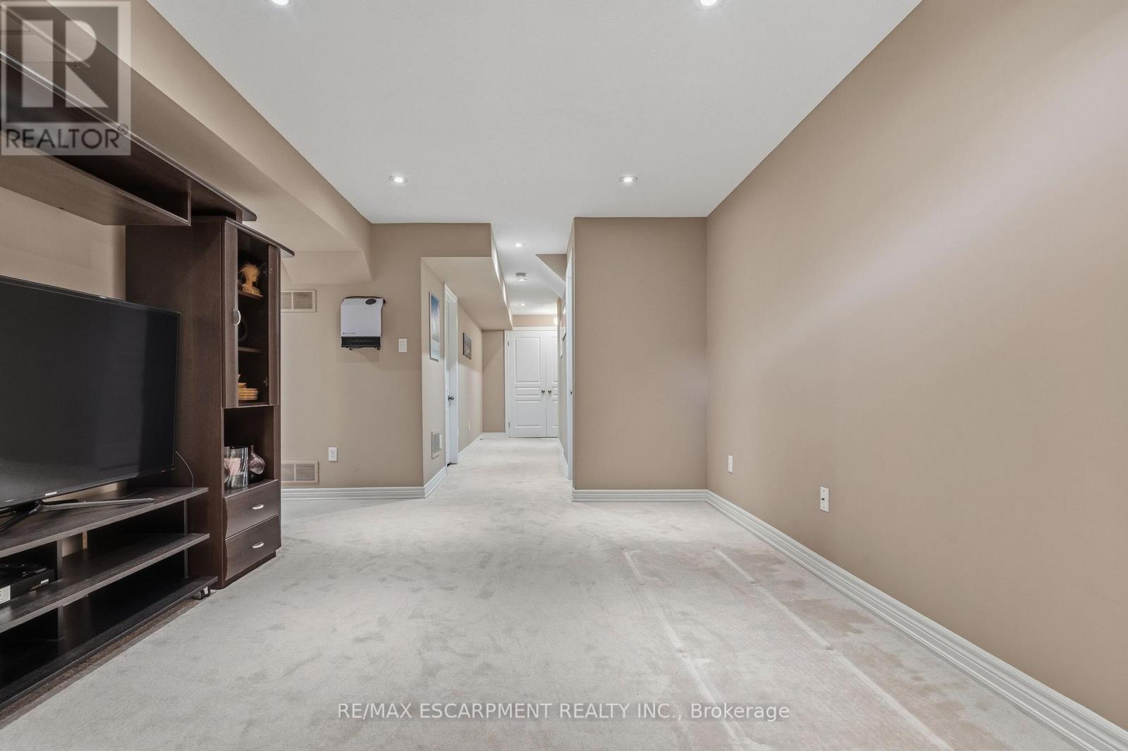 96 Newcombe Road, Hamilton, Ontario  L9H 0A6 - Photo 37 - X13123248