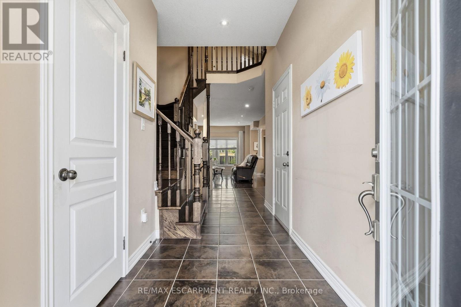 96 Newcombe Road, Hamilton, Ontario  L9H 0A6 - Photo 4 - X13123248