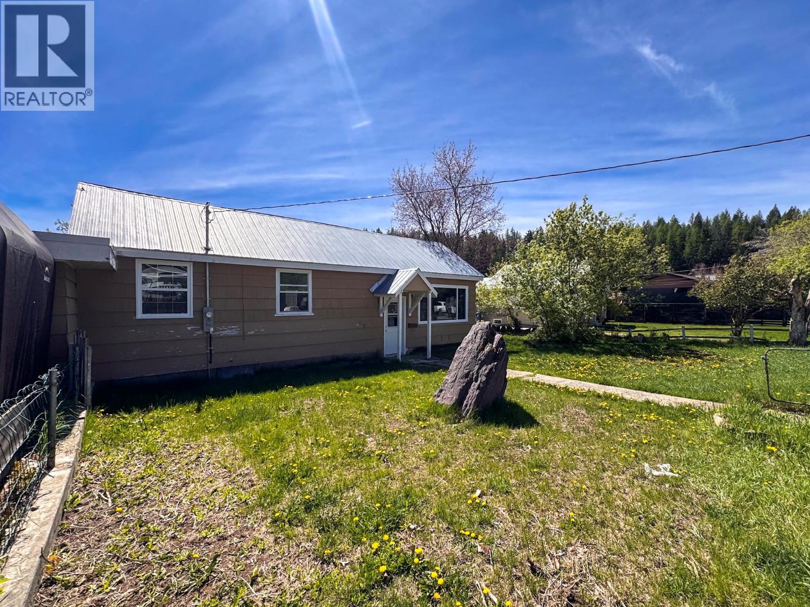 242 Higgins Street, Kimberley, British Columbia V1A 1K8 - Photo 2 - 10387217