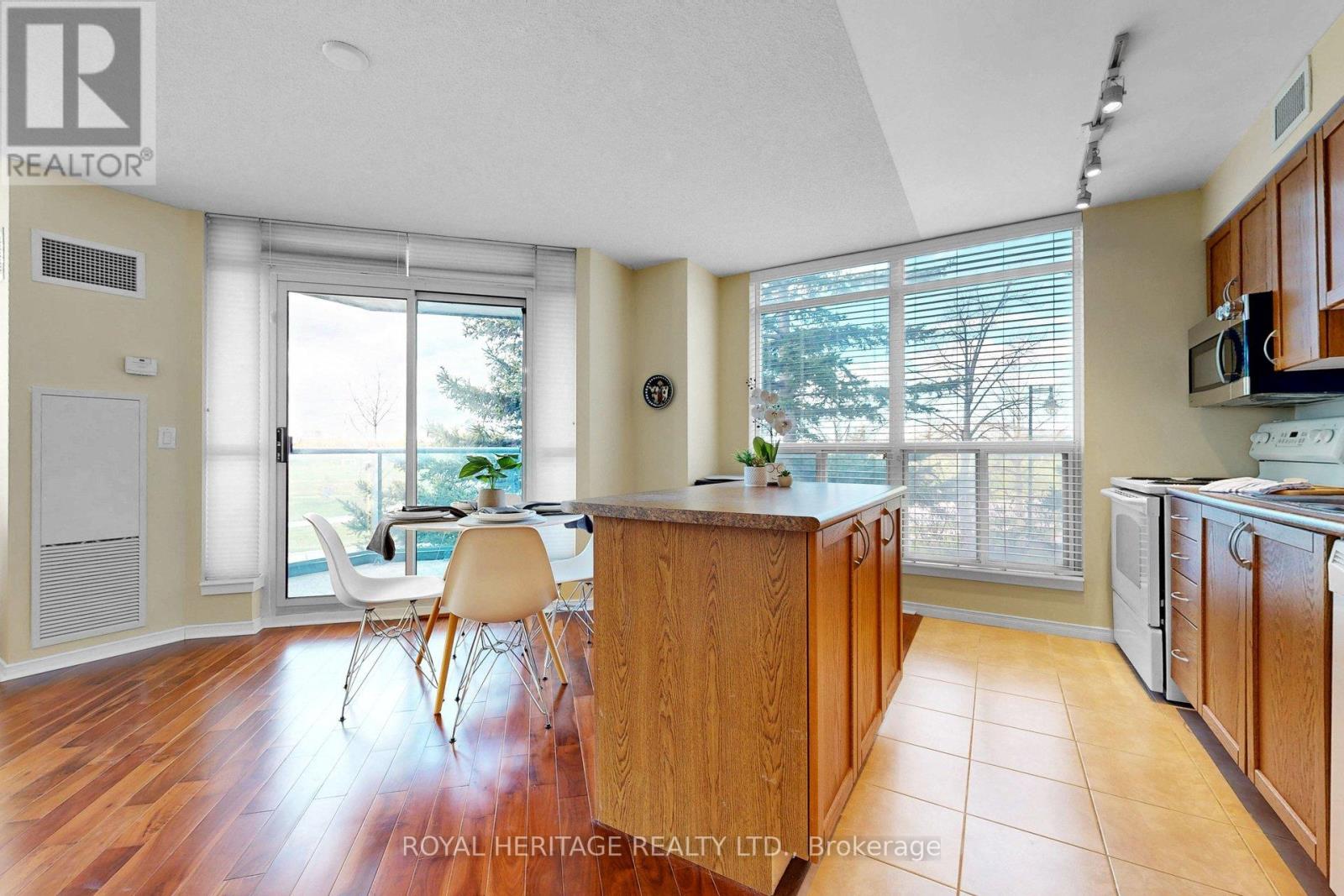 112 - 340 Watson Street W, Whitby, Ontario  L1N 9G1 - Photo 10 - E13123604