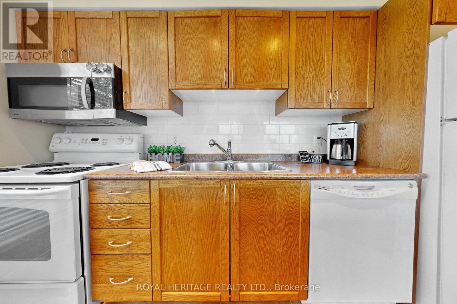 112 - 340 Watson Street W, Whitby, Ontario  L1N 9G1 - Photo 12 - E13123604