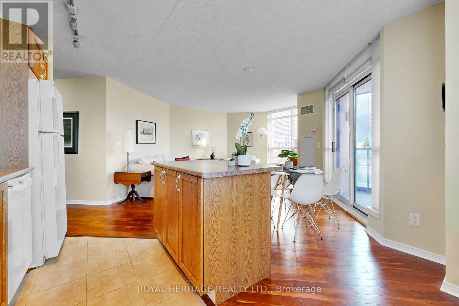 112 - 340 Watson Street W, Whitby, Ontario  L1N 9G1 - Photo 14 - E13123604
