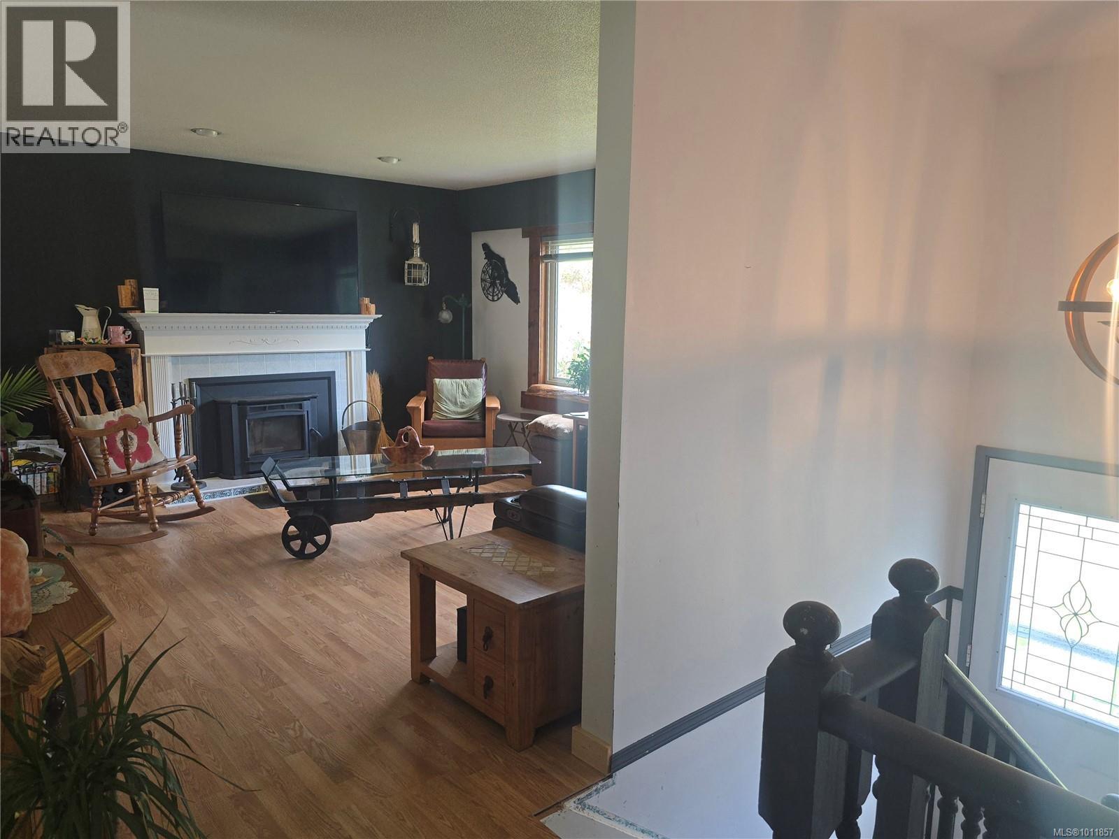 170 Seaview St, Sayward, British Columbia  V0P 1R0 - Photo 9 - 1011857