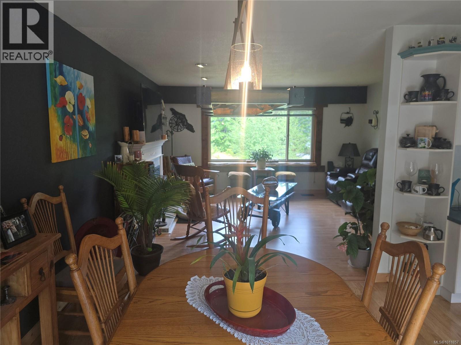 170 Seaview St, Sayward, British Columbia  V0P 1R0 - Photo 33 - 1011857