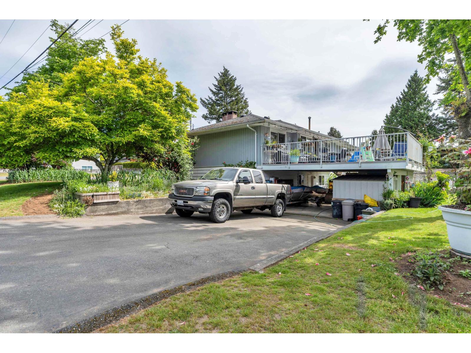 13890 Blackburn Avenue, White Rock, British Columbia  V4B 2Z2 - Photo 39 - R3122023