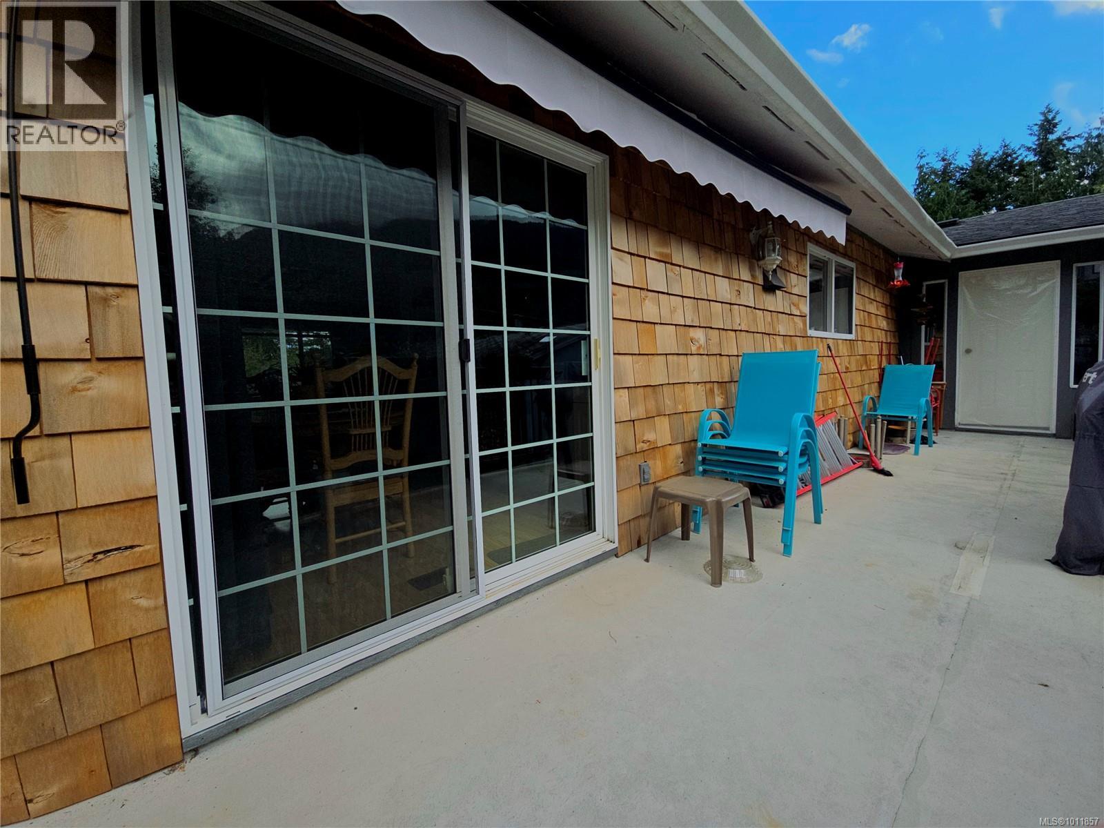 170 Seaview St, Sayward, British Columbia  V0P 1R0 - Photo 30 - 1011857