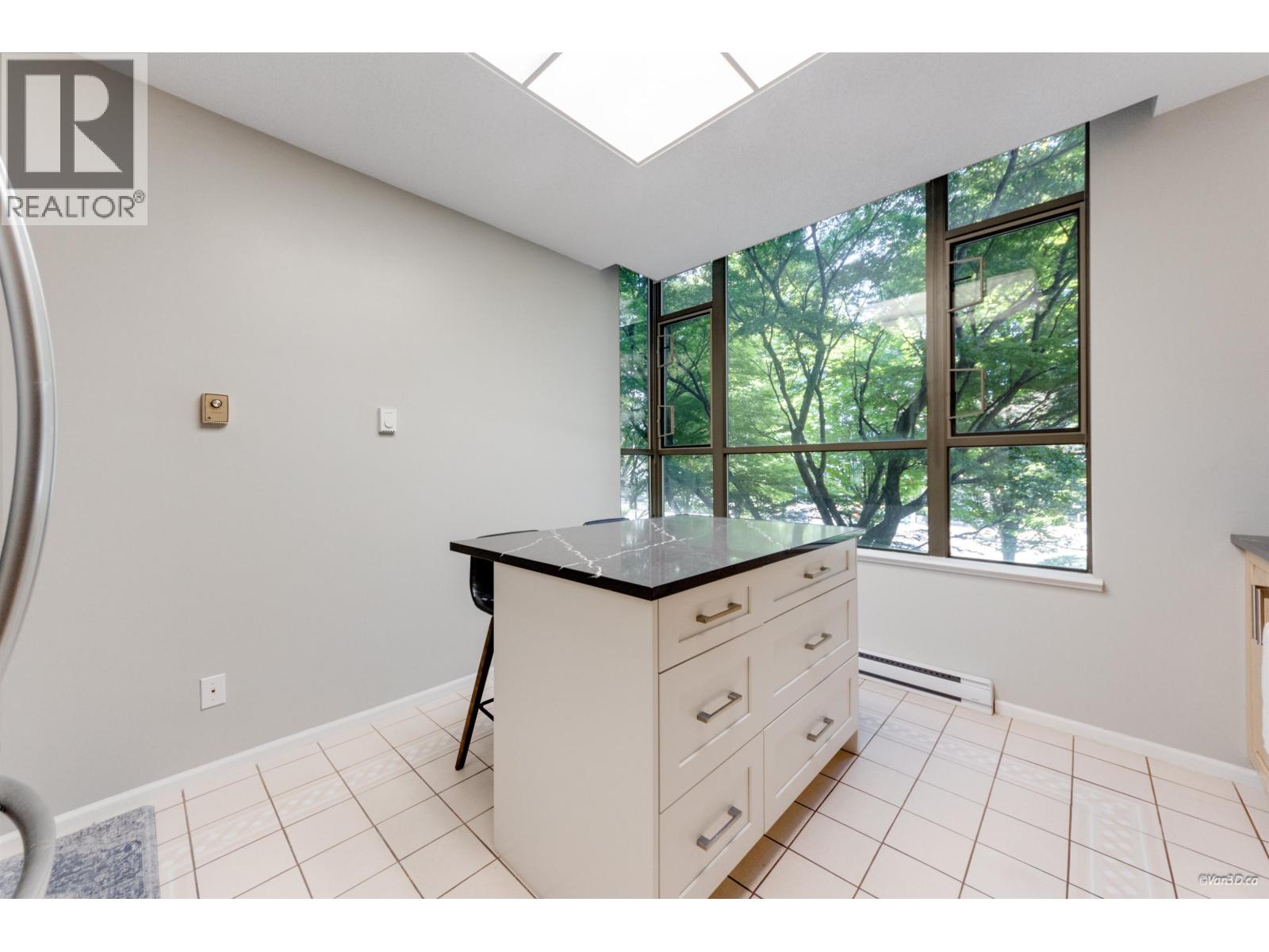 202 5885 Olive Avenue, Burnaby, British Columbia V5H 4N8 - Photo 5 - R3122967