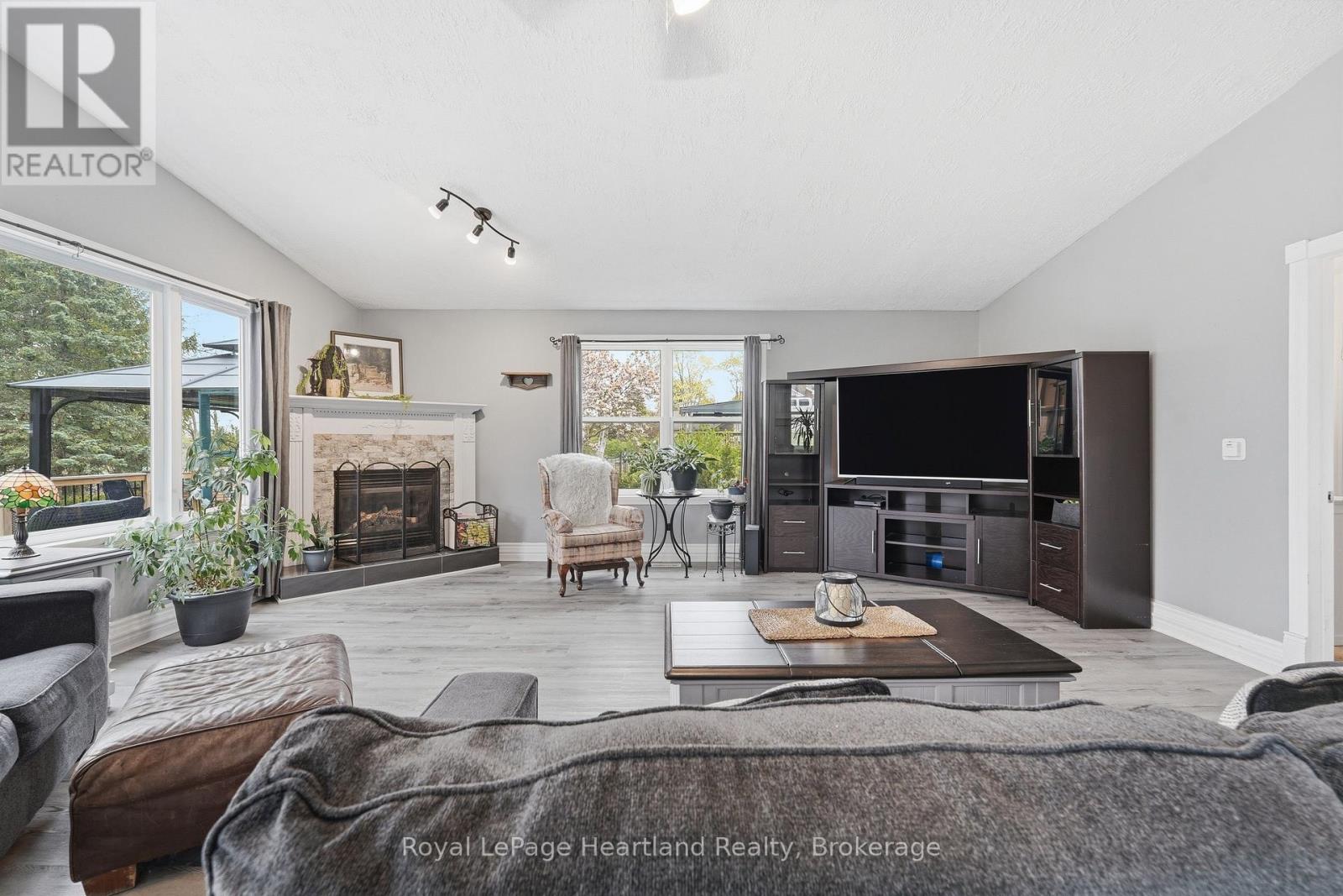 27 Harpurhey Road, Huron East, Ontario  N0K 1W0 - Photo 22 - X13123536