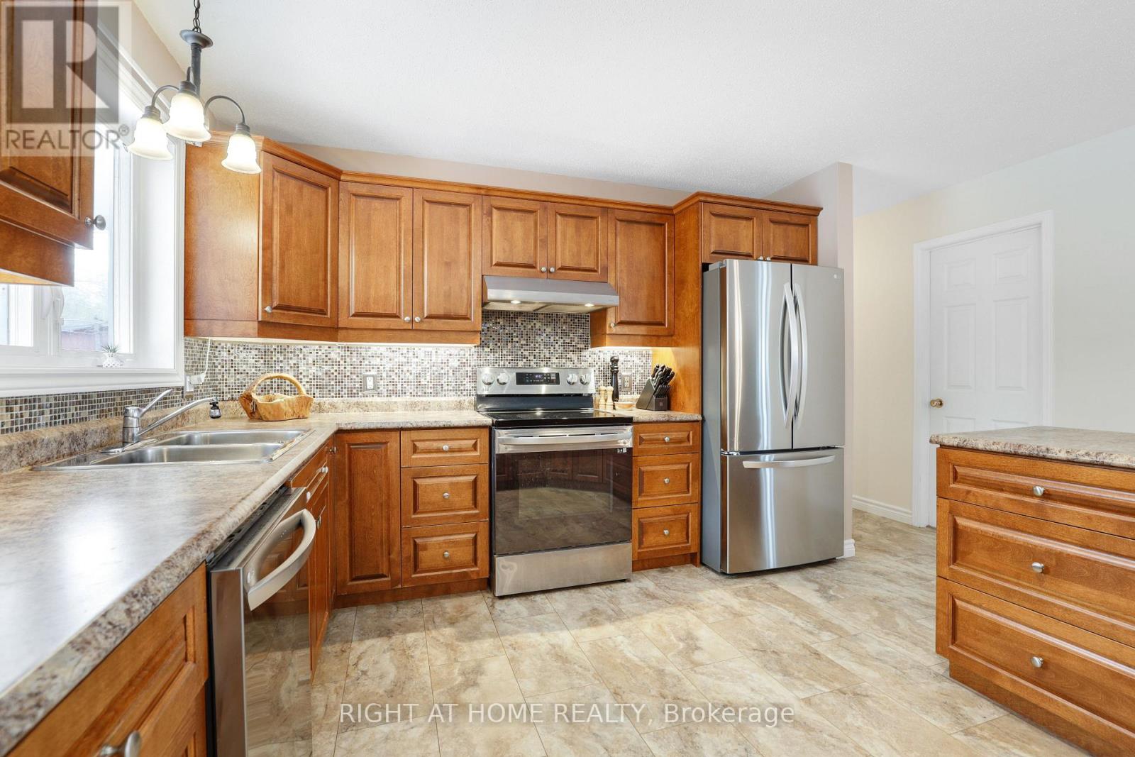 902 Rue Elizabeth Street, Alfred And Plantagenet, Ontario  K0B 1C0 - Photo 11 - X13123406