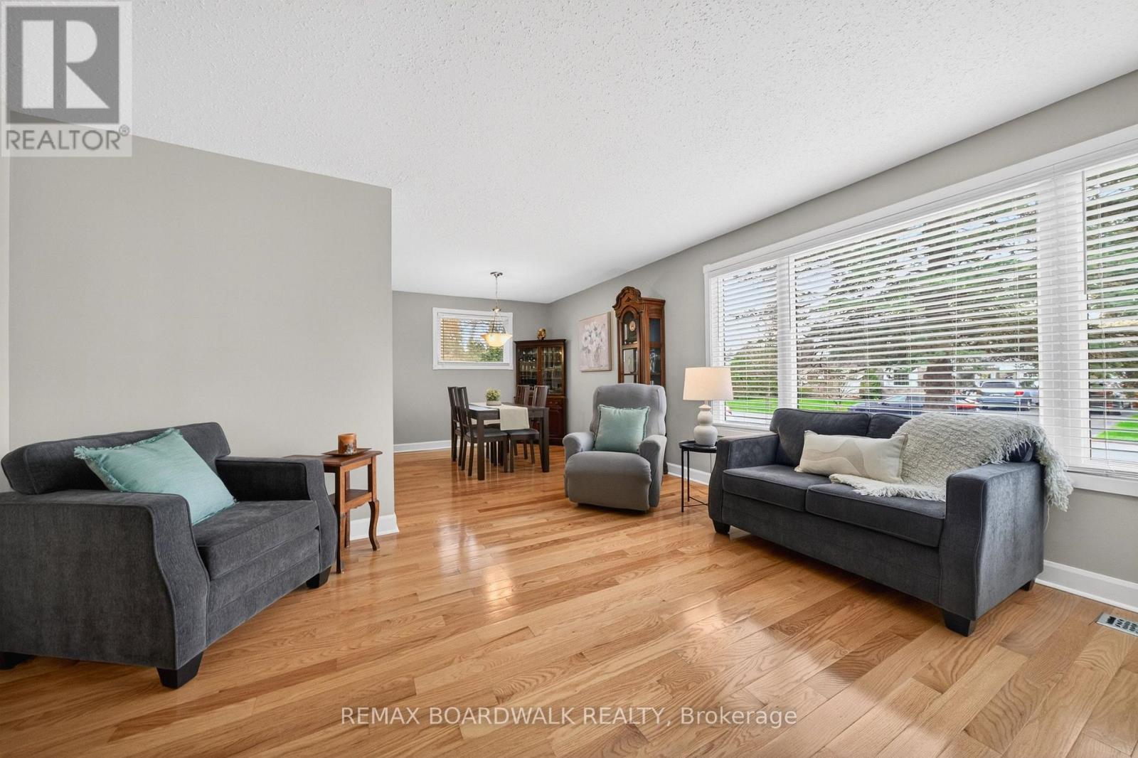 189 Banning Road, Ottawa, Ontario  K2L 1C5 - Photo 7 - X13123428