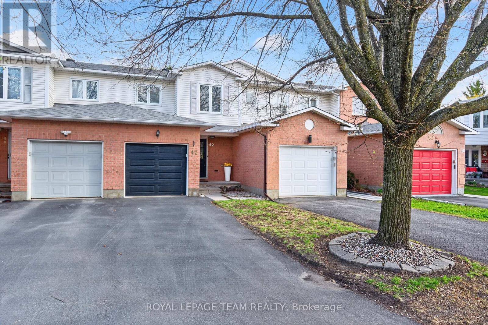 42 Baton Court, Ottawa, Ontario  K2L 4C8 - Photo 2 - X13123486