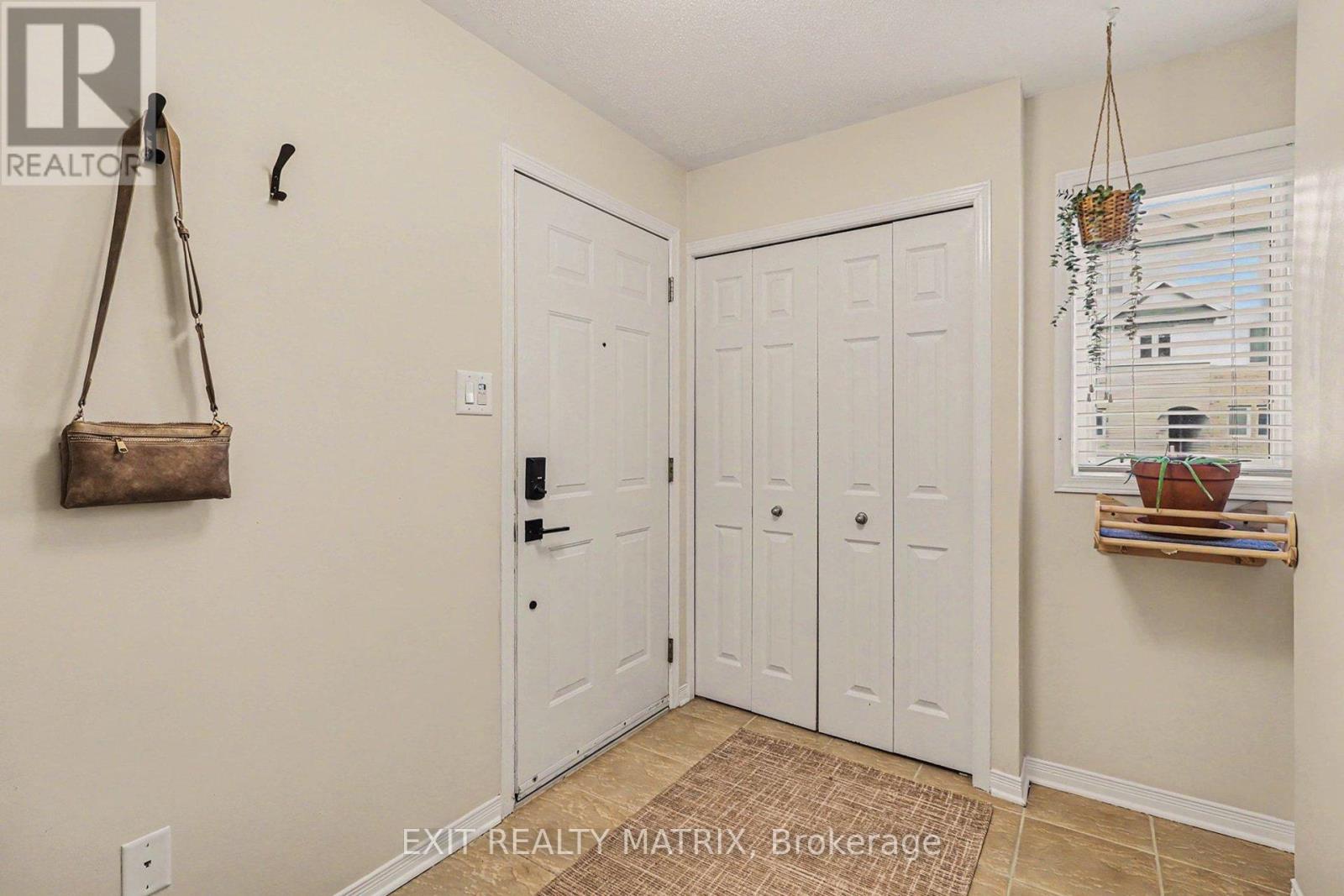 88 Strathaven Private, Ottawa, Ontario  K1J 1K7 - Photo 4 - X13123570