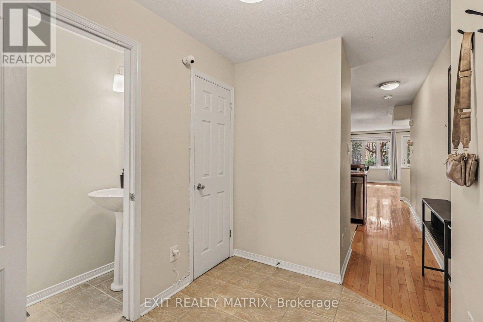 88 Strathaven Private, Ottawa, Ontario  K1J 1K7 - Photo 6 - X13123570