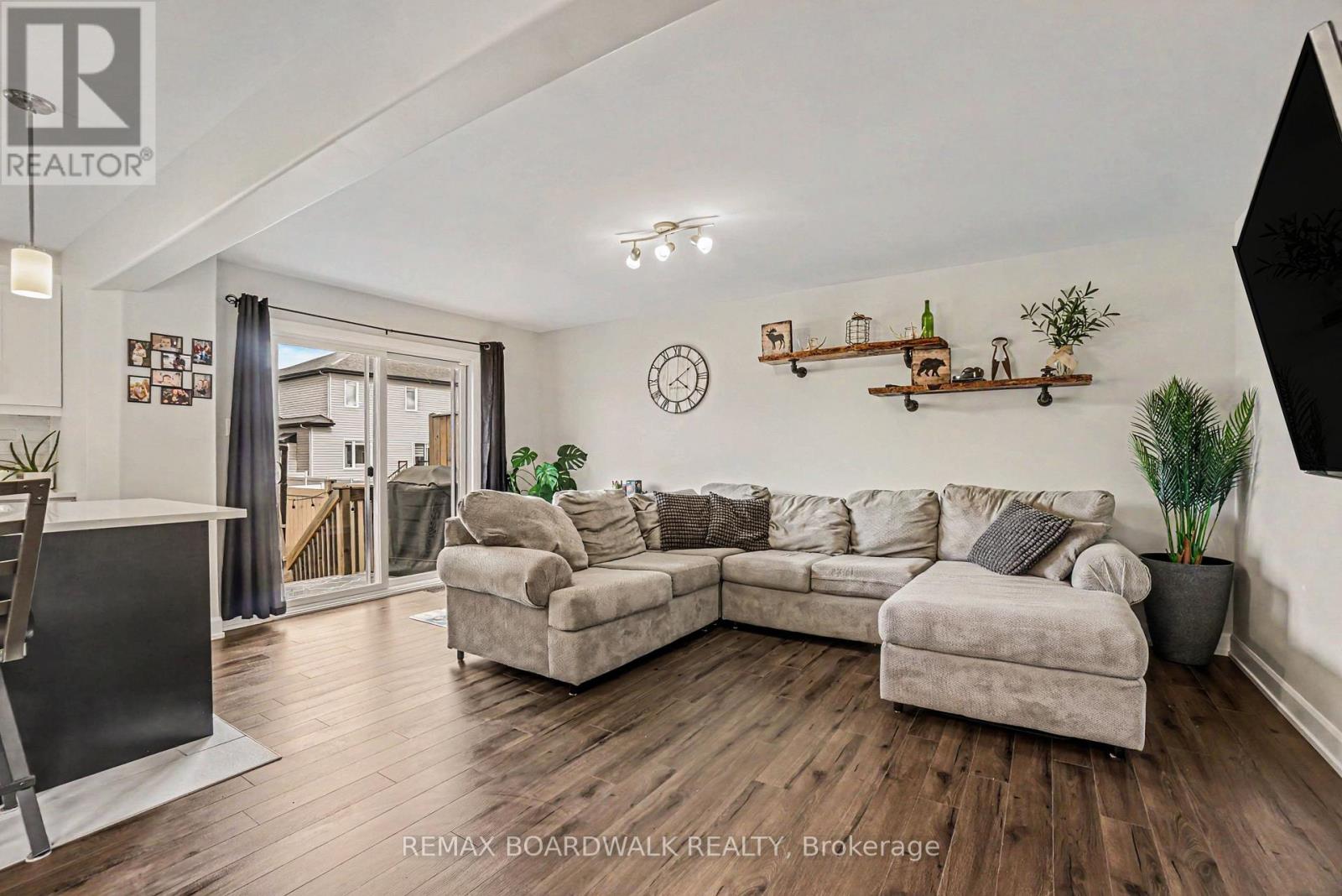 737 Azure Street, Russell, Ontario  K4R 0E6 - Photo 8 - X13123574