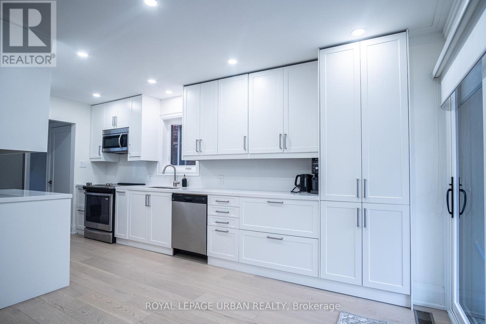 434 Westmount Avenue, Toronto, Ontario  M6E 3N5 - Photo 15 - C13123178