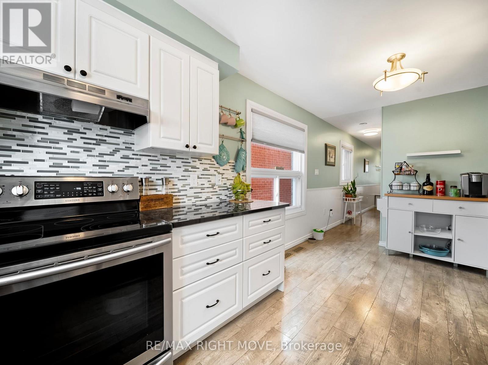 42 Sundew Drive, Barrie, Ontario  L4N 9L8 - Photo 9 - S12849642