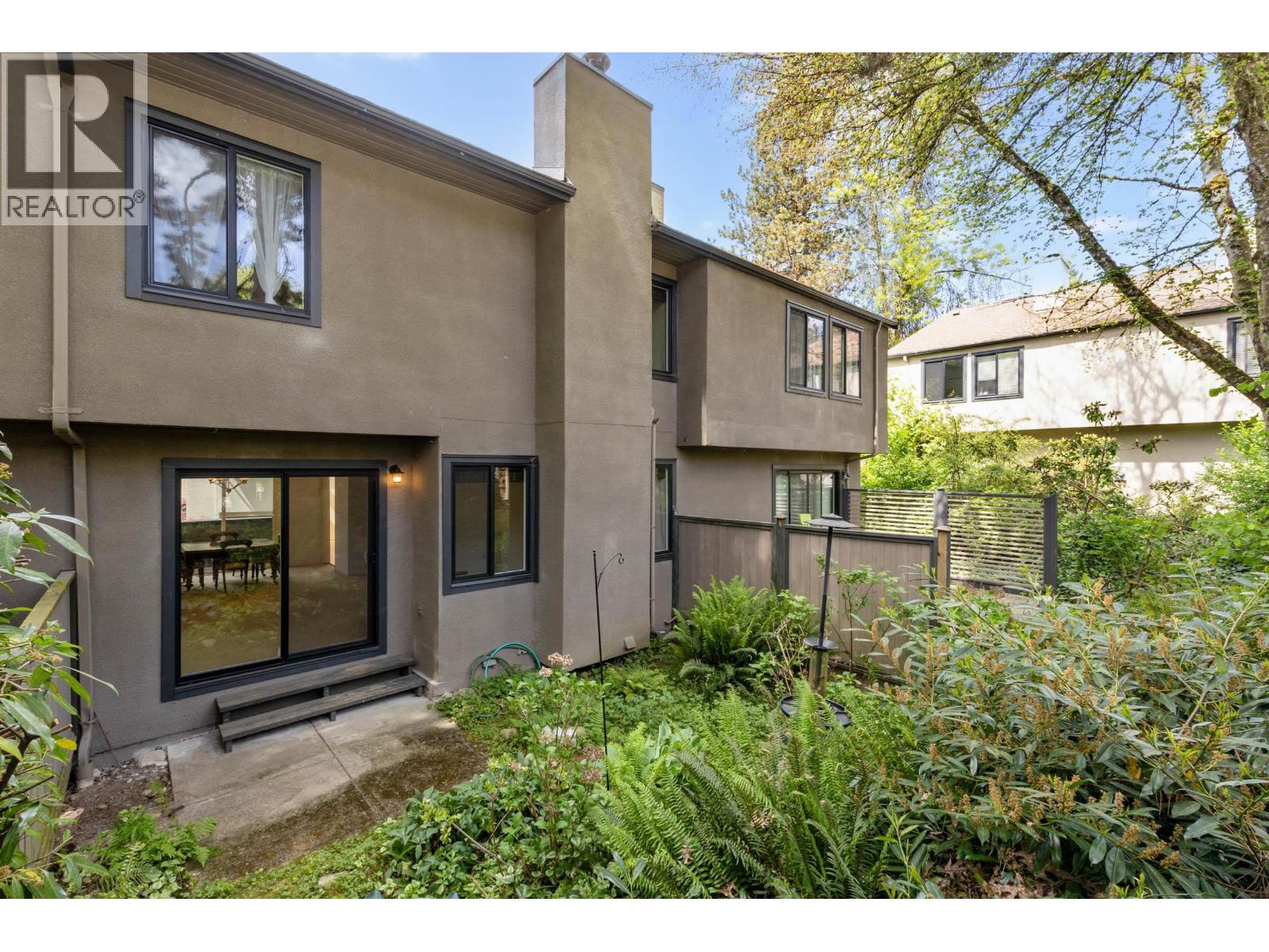 8526 Woodtrail Place, Burnaby, British Columbia  V5A 4A9 - Photo 19 - R3116578