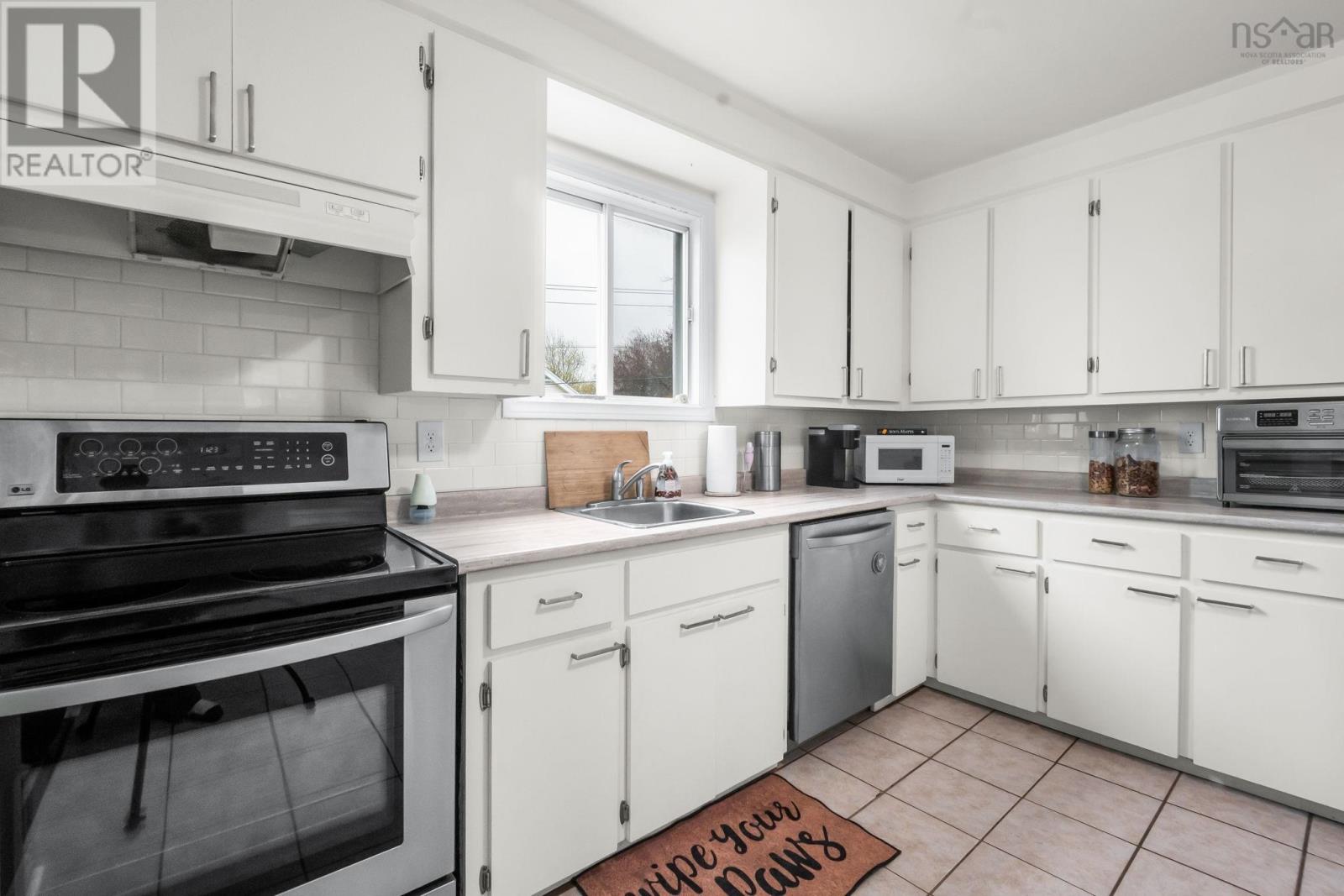 562 St. Margarets Bay Road, Halifax, Nova Scotia  B3N 1K7 - Photo 12 - 202610742
