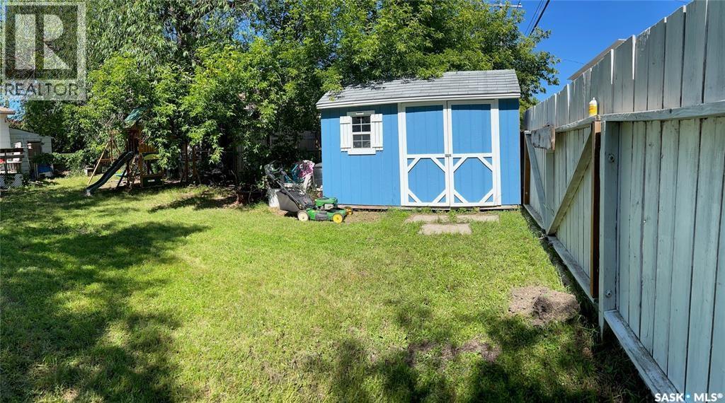 1217 2nd Street, Estevan, Saskatchewan  S4A 0M1 - Photo 40 - SK035870