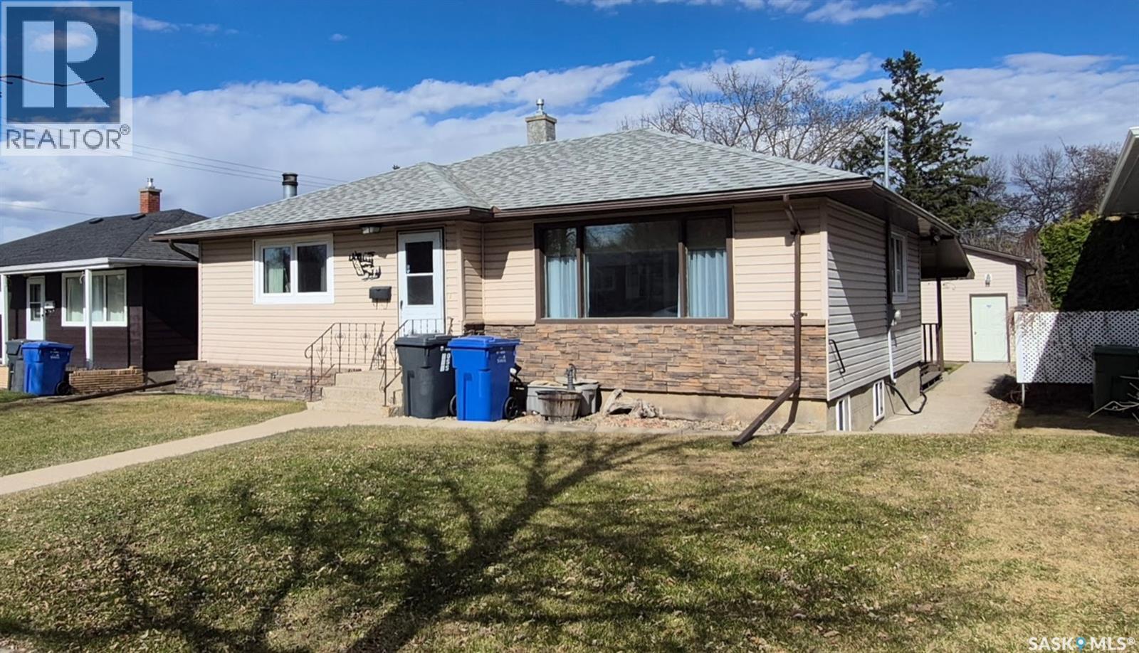 203 4th Avenue S, Yorkton, Saskatchewan  S3N 1B7 - Photo 1 - SK035864