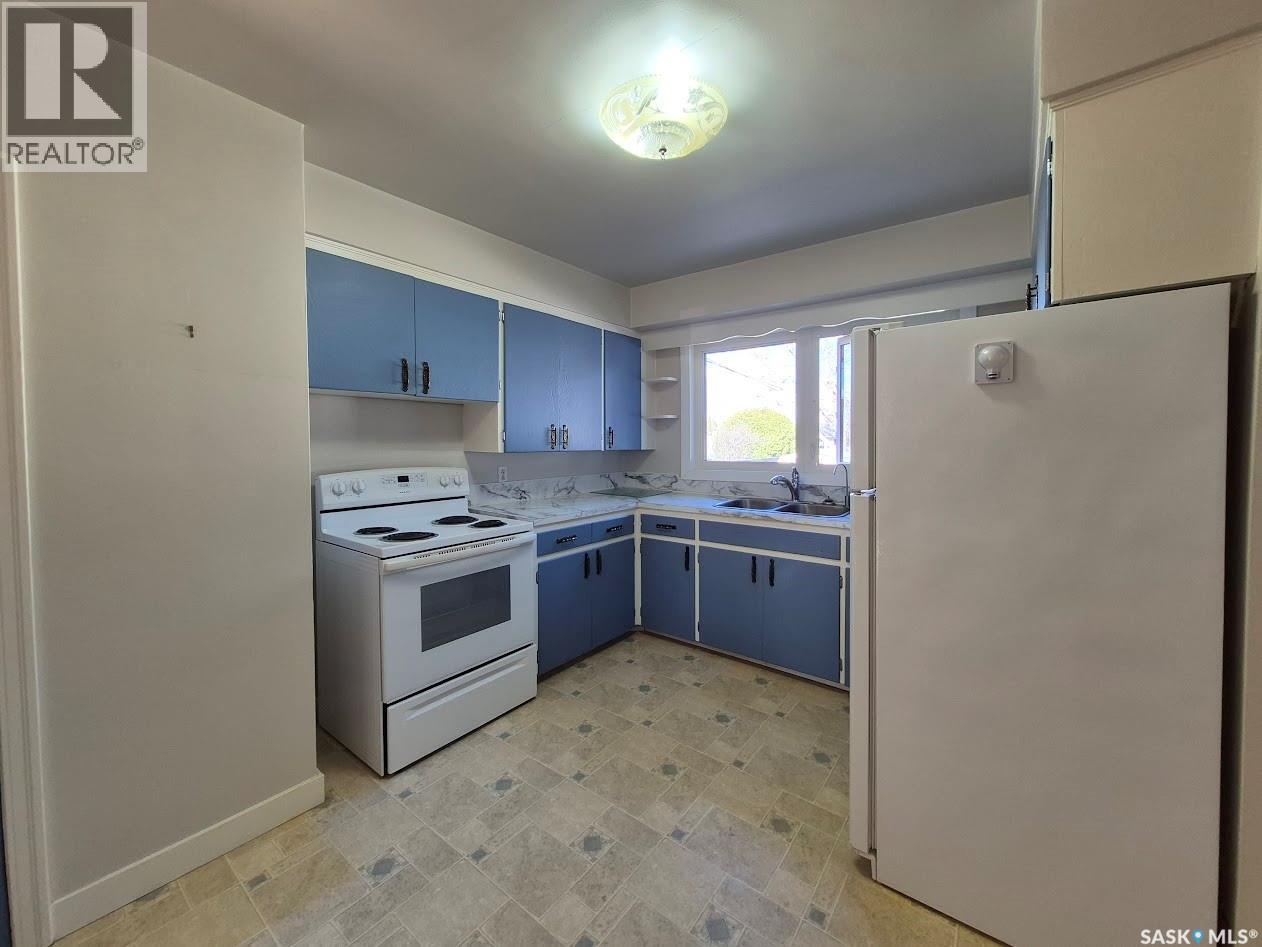 203 4th Avenue S, Yorkton, Saskatchewan  S3N 1B7 - Photo 11 - SK035864