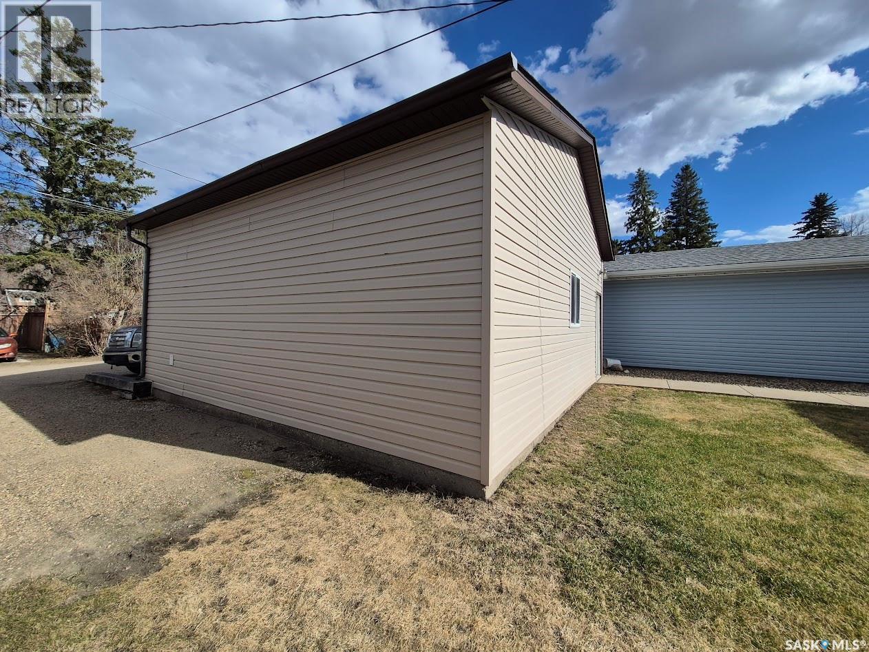 203 4th Avenue S, Yorkton, Saskatchewan  S3N 1B7 - Photo 32 - SK035864