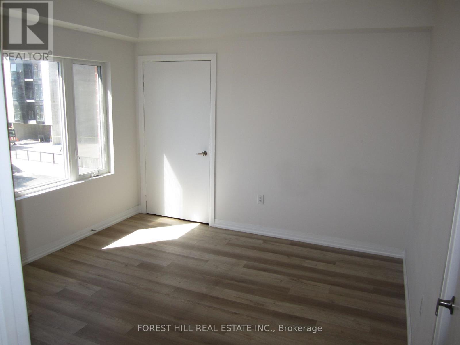 311 - 8010 Kipling Avenue, Vaughan, Ontario  L4L 0M5 - Photo 3 - N13123716