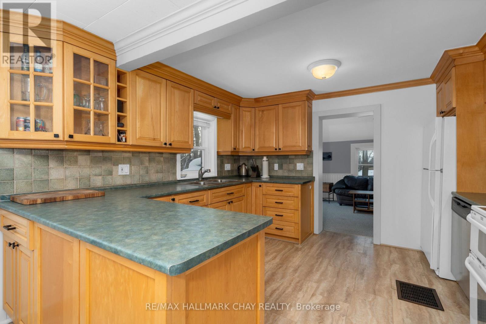 3324 Penetanguishene Road, Oro-Medonte (Craighurst), Ontario  L4M 4Y8 - Photo 12 - S13123658