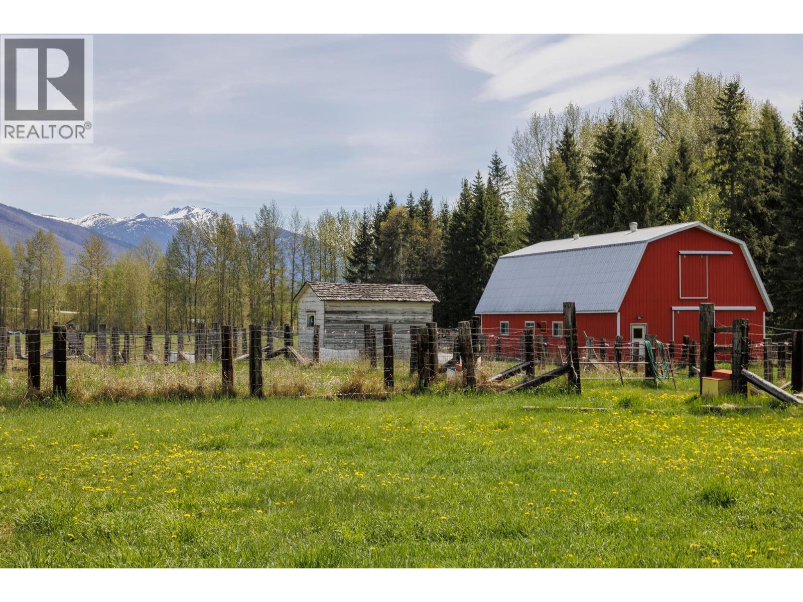 1090 Dyke Road, Mcbride, British Columbia  V0J 2E0 - Photo 3 - R3123222
