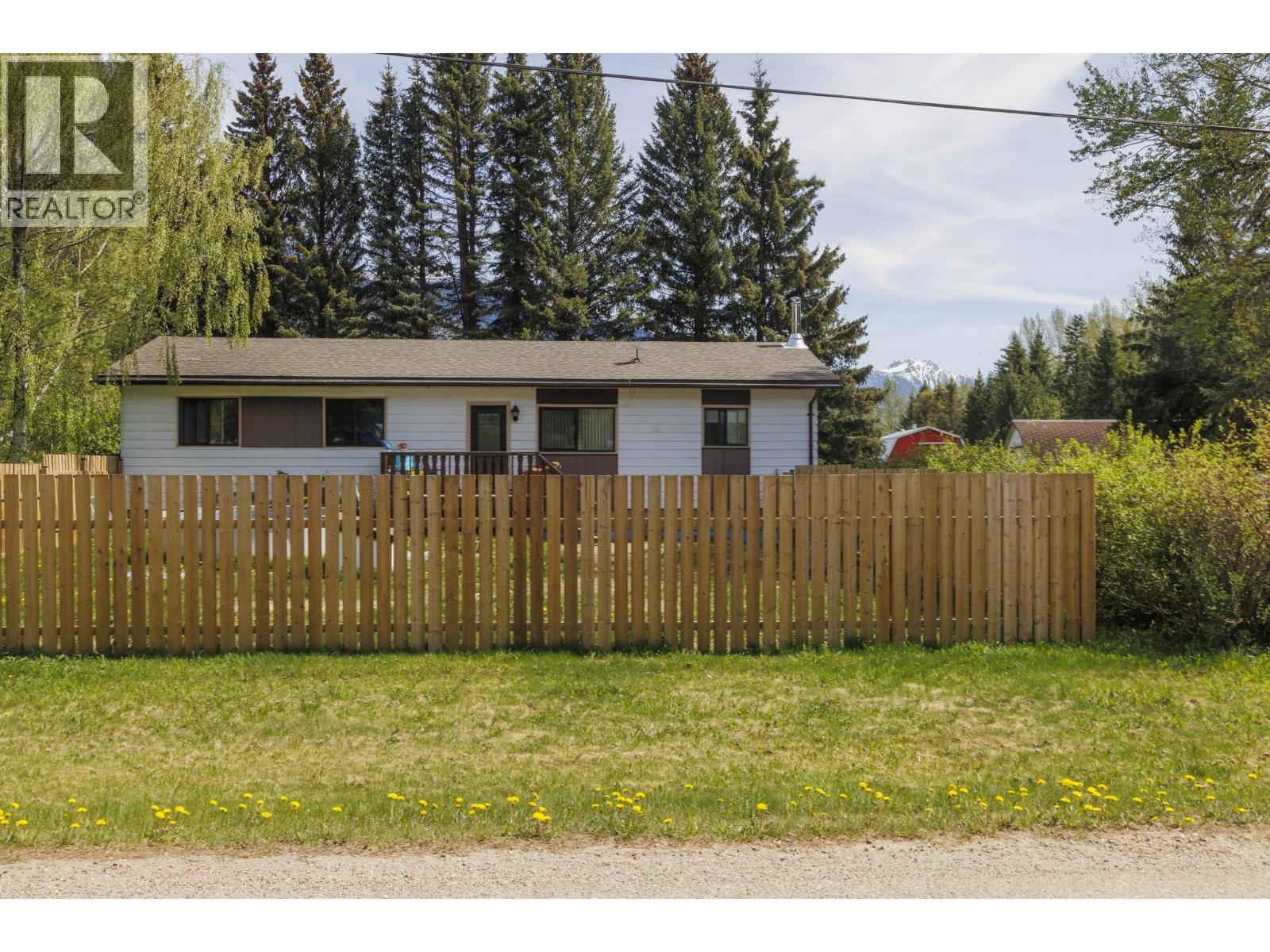 1090 Dyke Road, Mcbride, British Columbia  V0J 2E0 - Photo 1 - R3123222