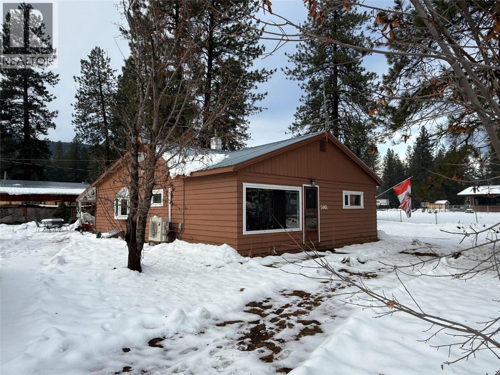 5861 33 Highway, Beaverdell, British Columbia  V0H 1A0 - Photo 10 - 10371100