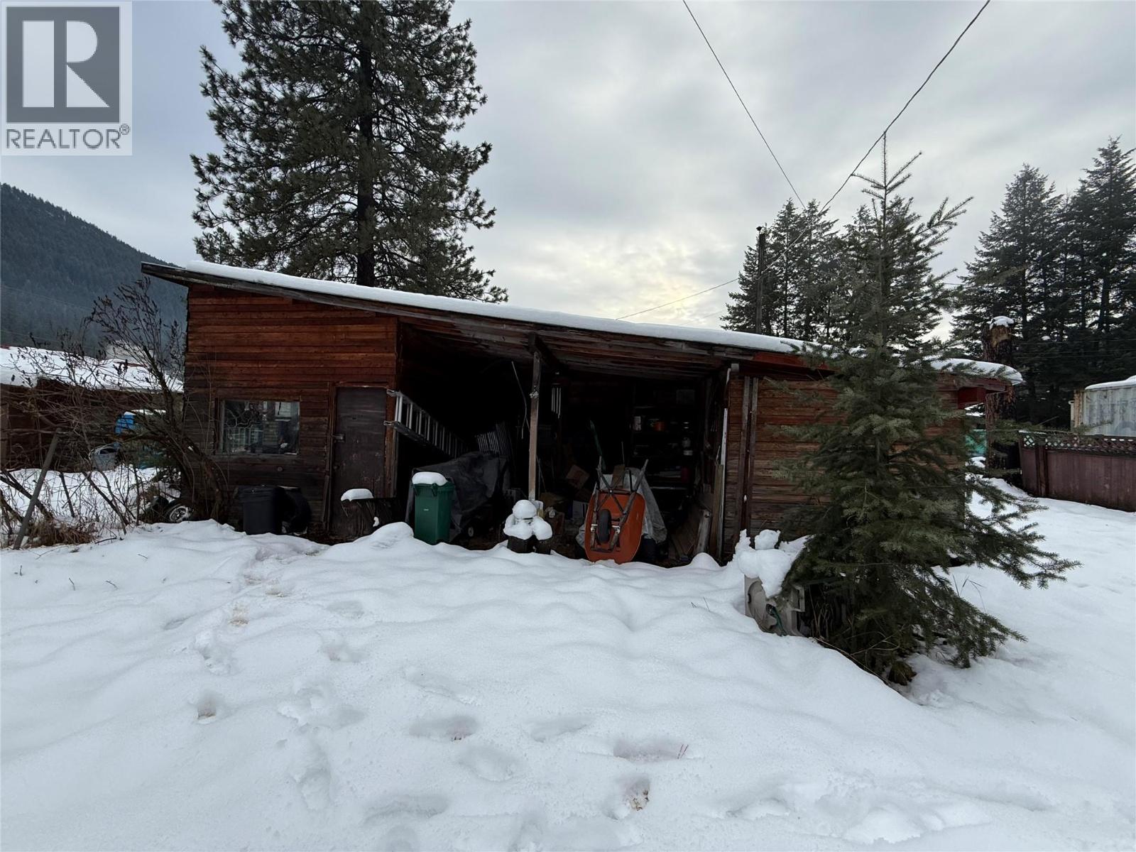 5861 33 Highway, Beaverdell, British Columbia  V0H 1A0 - Photo 7 - 10371100