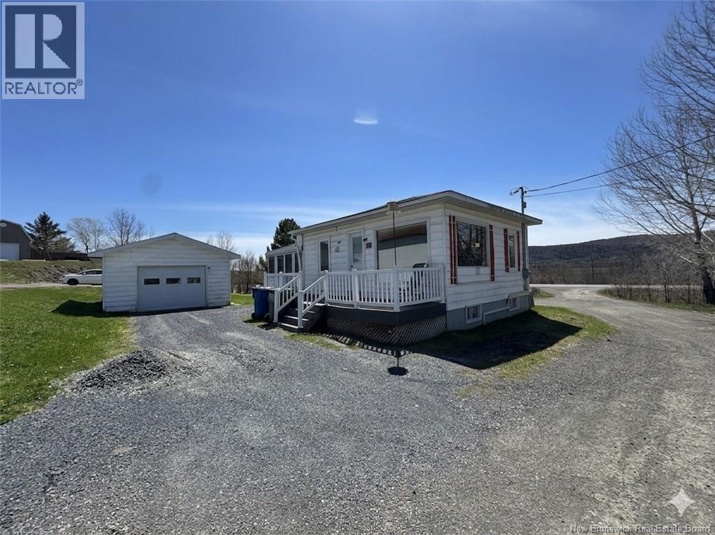 2 Rue Philippe, Sainte-Anne-De-Madawaska, New Brunswick  E7E 1C2 - Photo 2 - NB133091