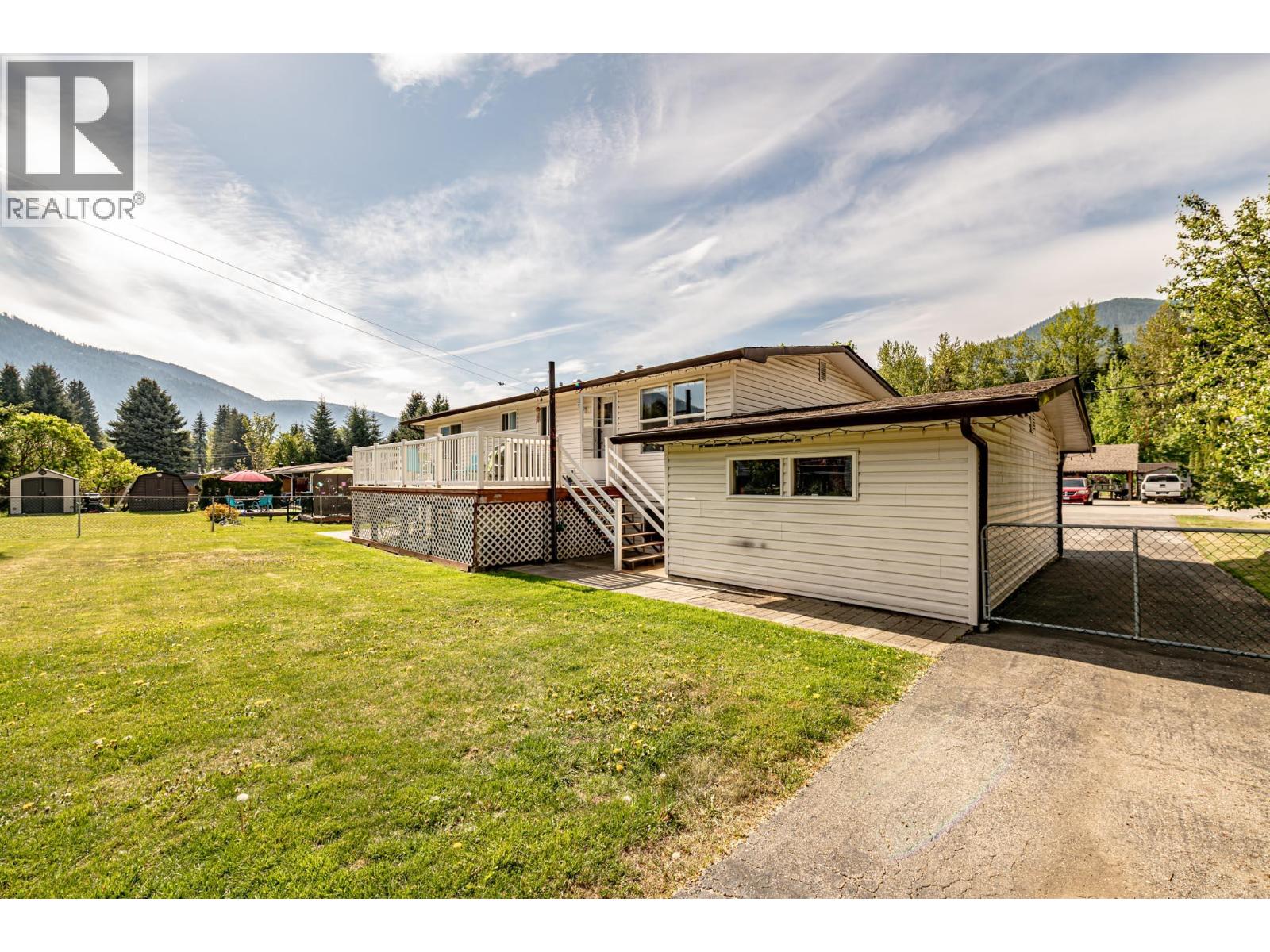 1002 Ninth Street, Salmo, British Columbia  V0G 1Z0 - Photo 37 - 10380612