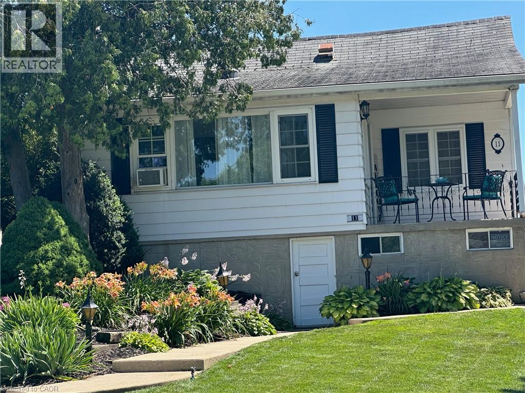 11 E Lake Avenue, Cambridge, Ontario  N3C 2V4 - Photo 26 - 40828298