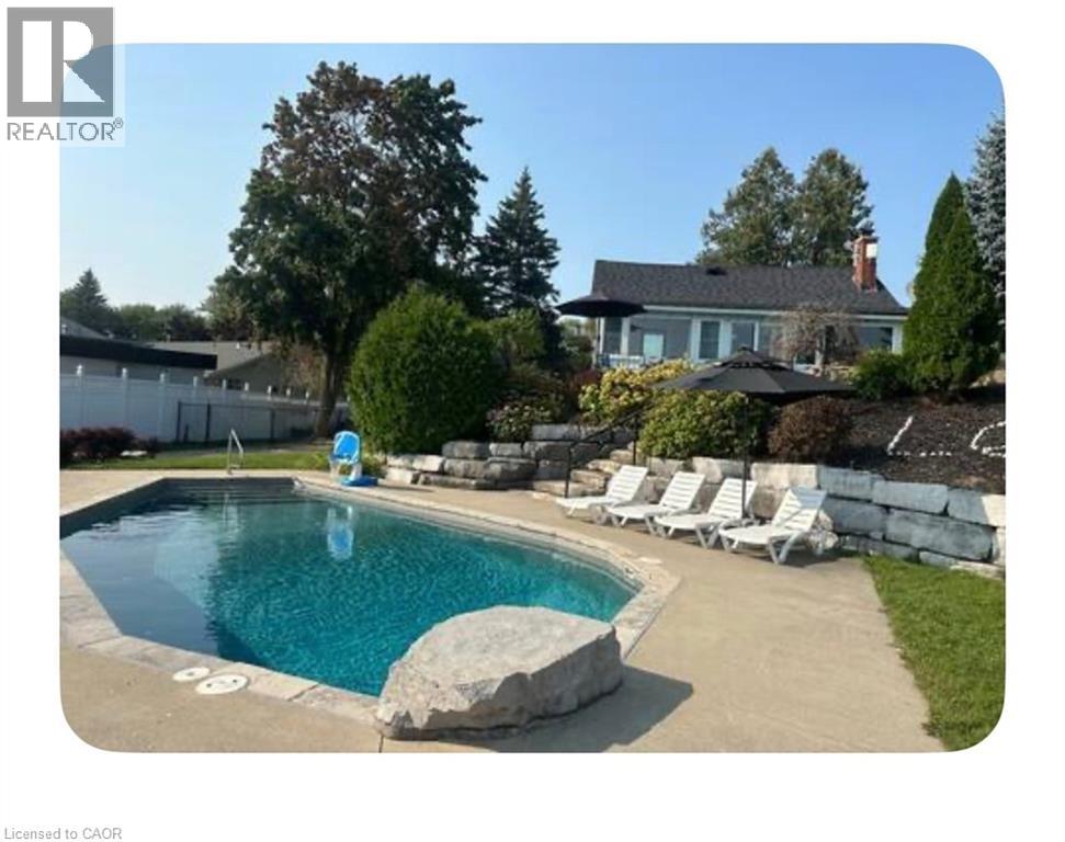 11 E Lake Avenue, Cambridge, Ontario  N3C 2V4 - Photo 8 - 40828298